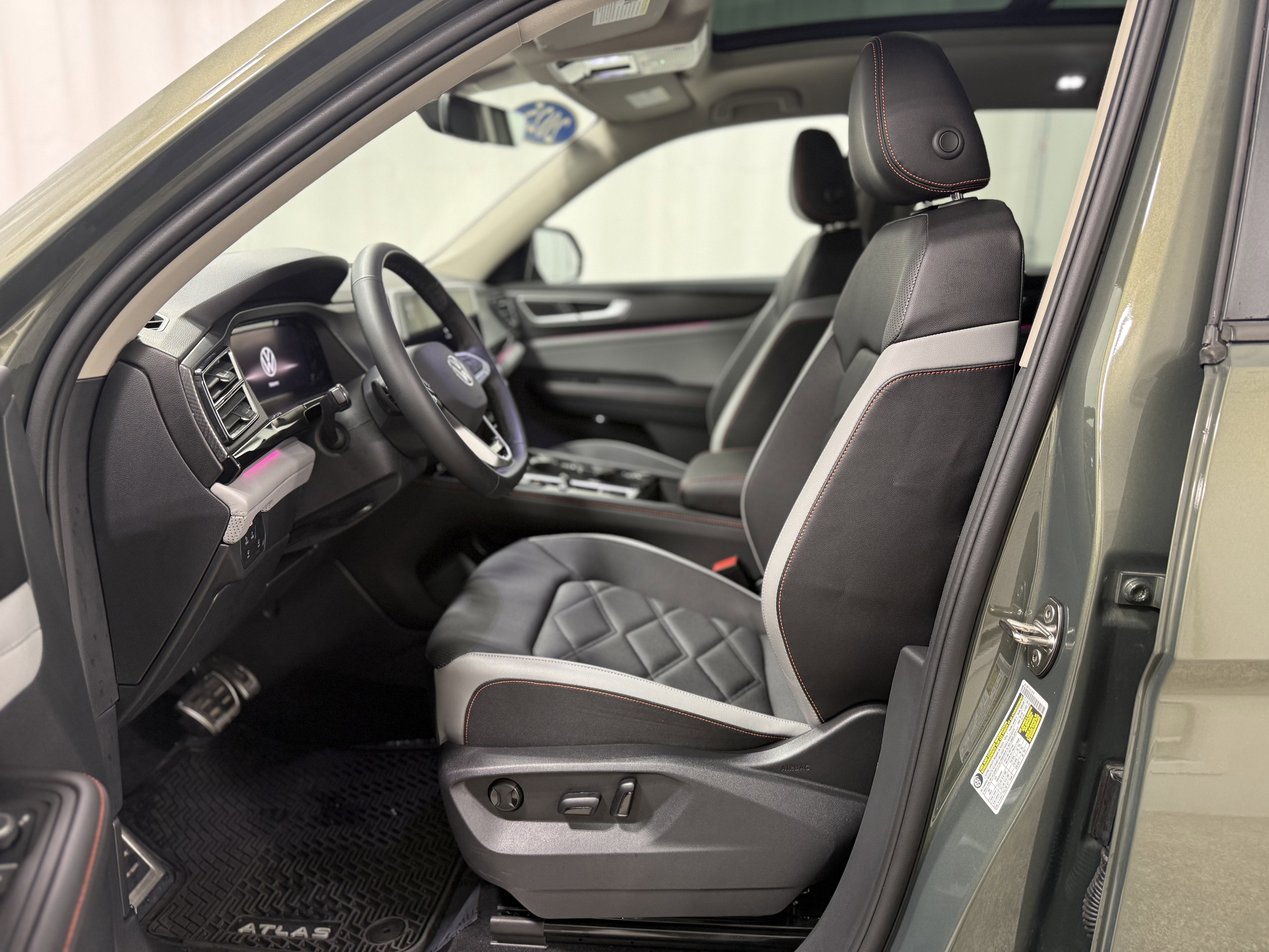 2025 Volkswagen Atlas 2.0T Peak Edition