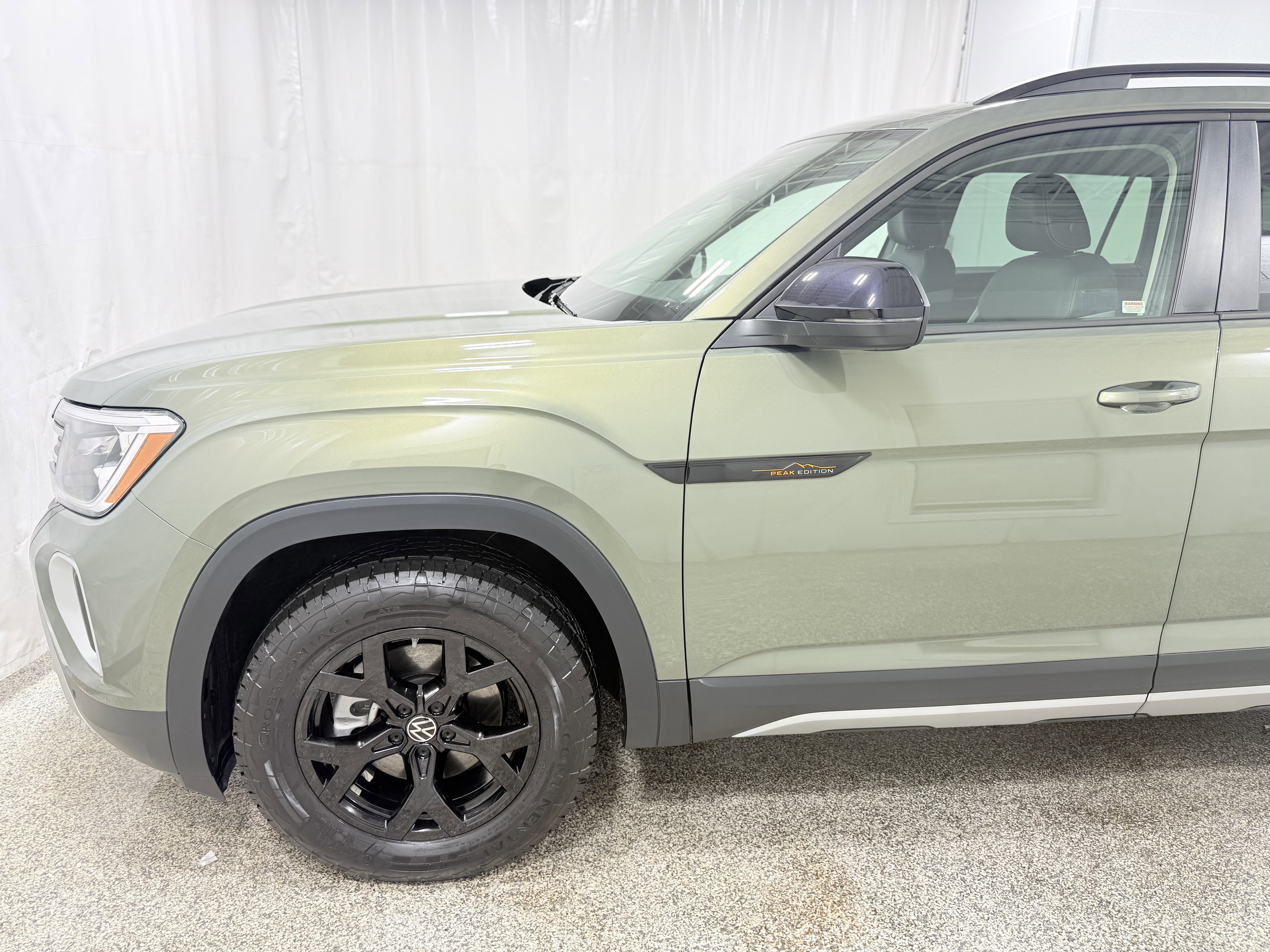 2025 Volkswagen Atlas 2.0T Peak Edition