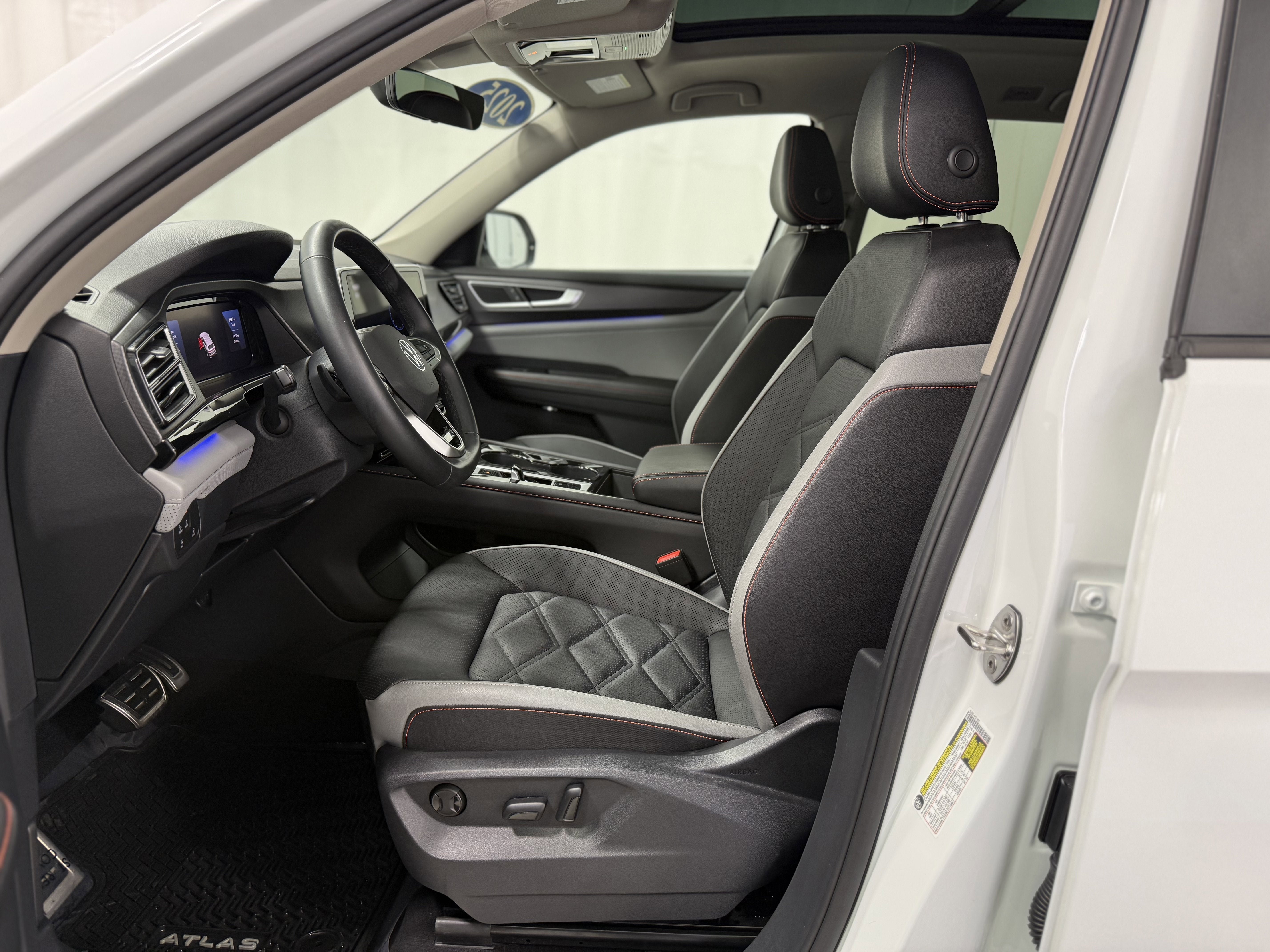 2025 Volkswagen Atlas 2.0T Peak Edition