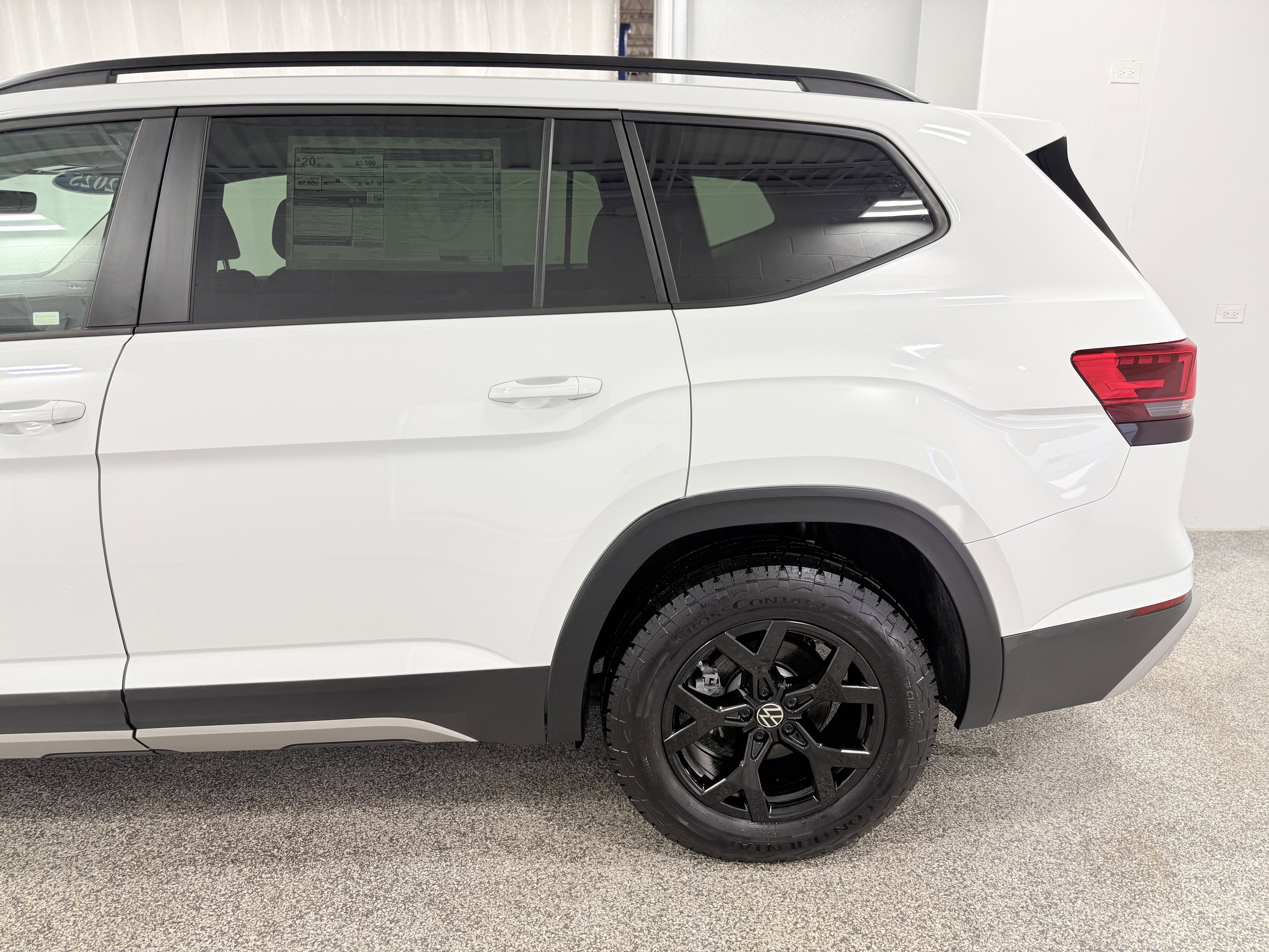 2025 Volkswagen Atlas 2.0T Peak Edition