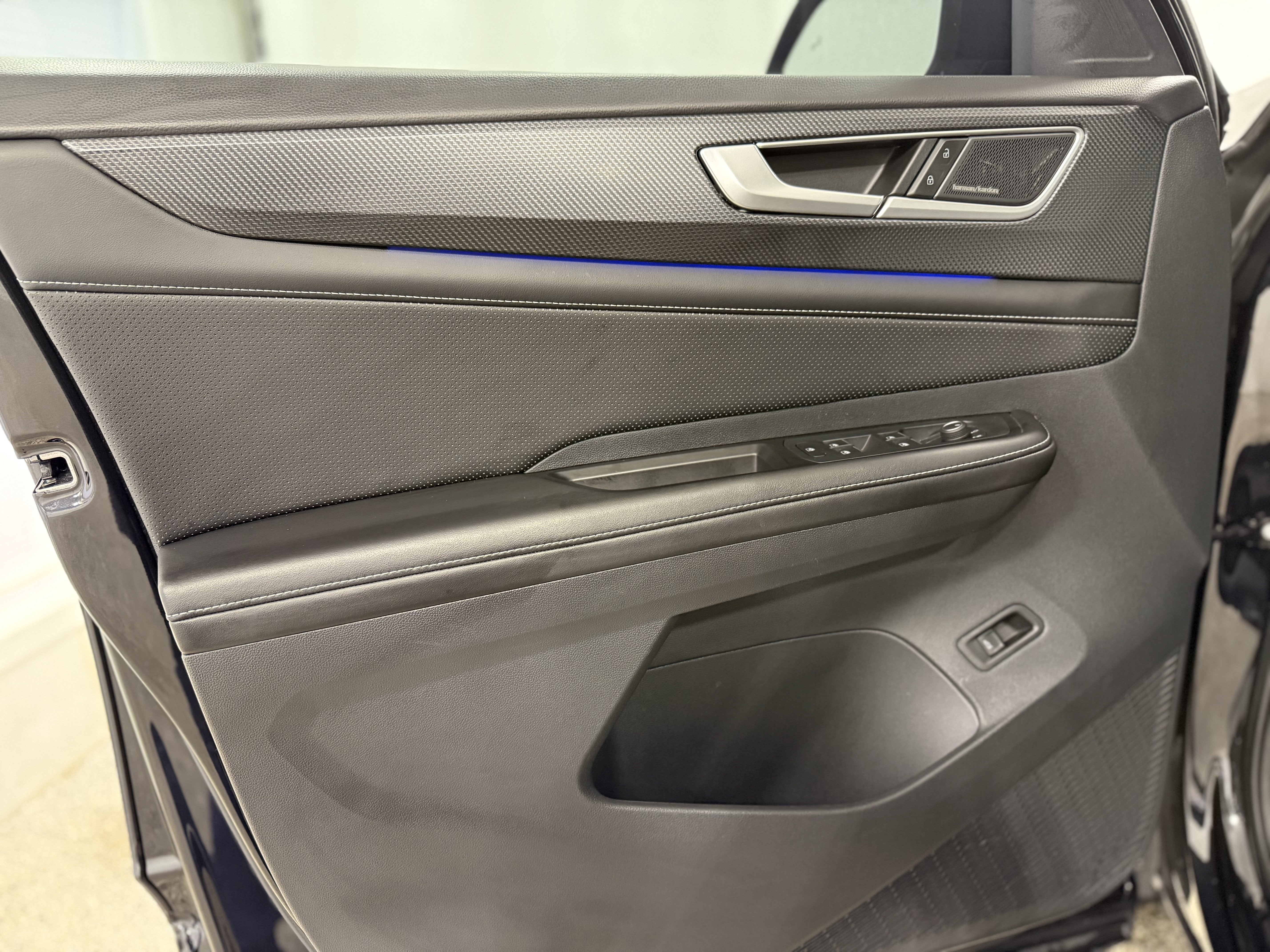 2024 Volkswagen Atlas Cross Sport 2.0T SEL Premium R-Line