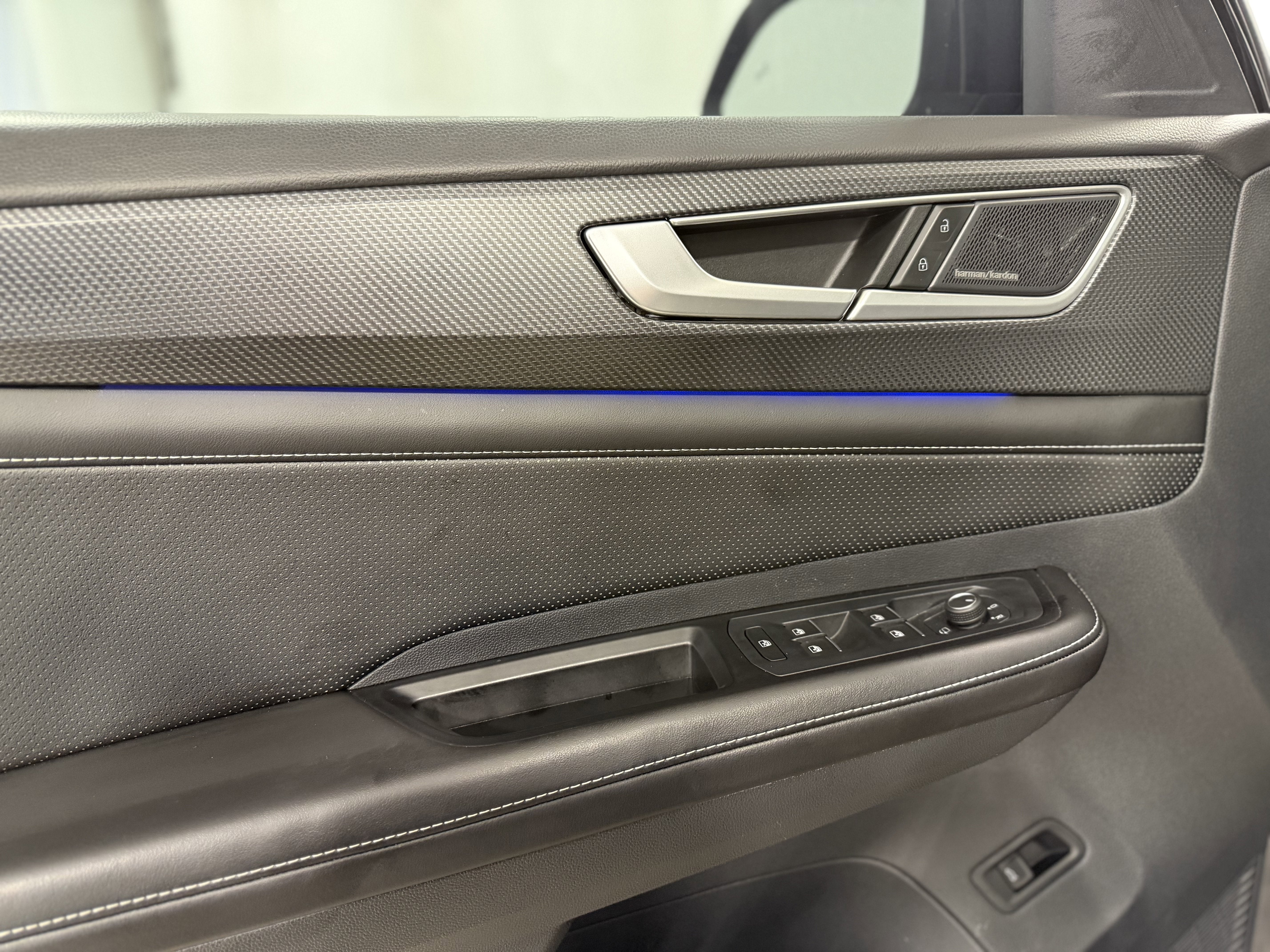 2024 Volkswagen Atlas Cross Sport 2.0T SEL Premium R-Line