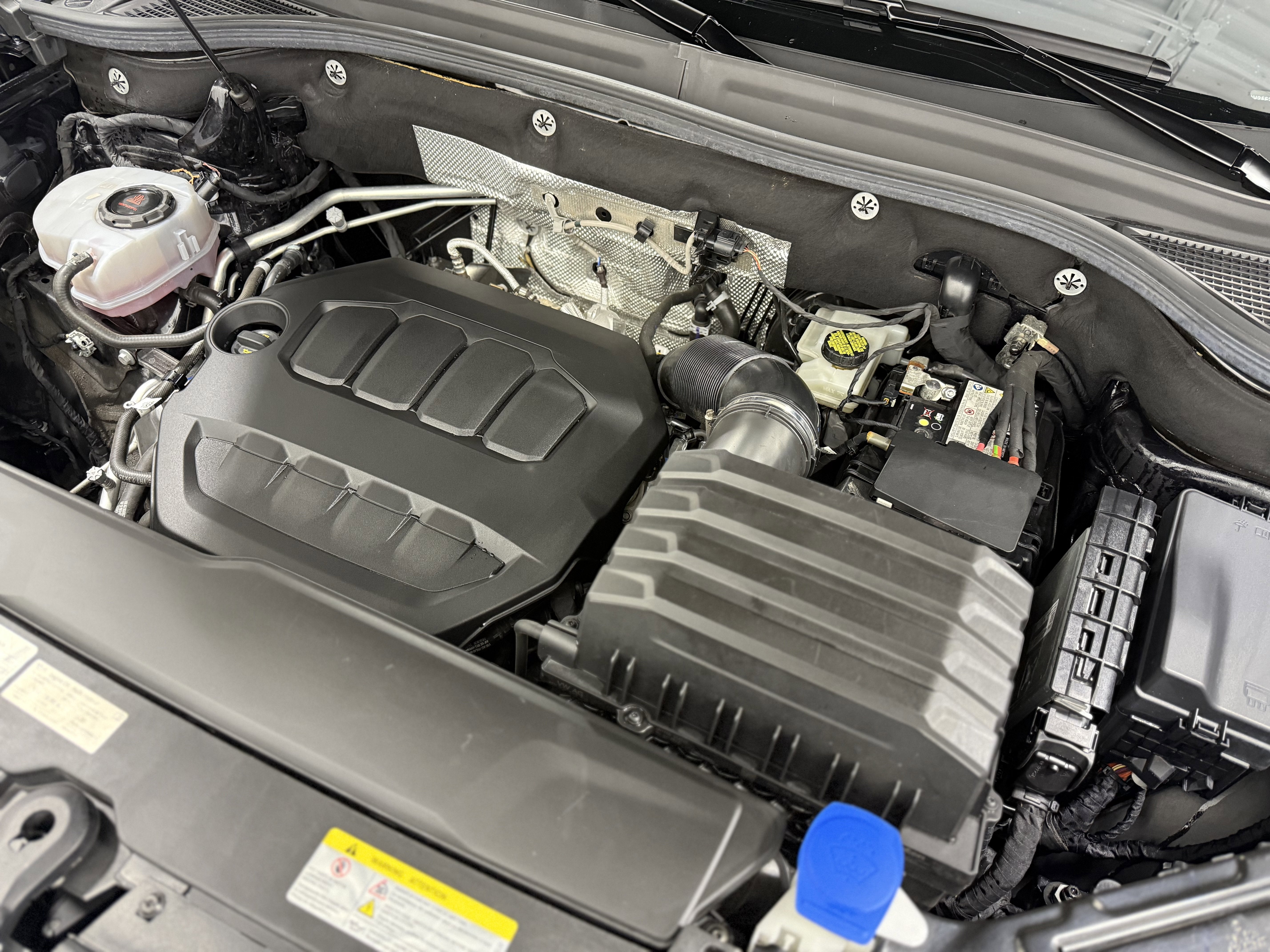 2024 Volkswagen Atlas Cross Sport 2.0T SEL Premium R-Line