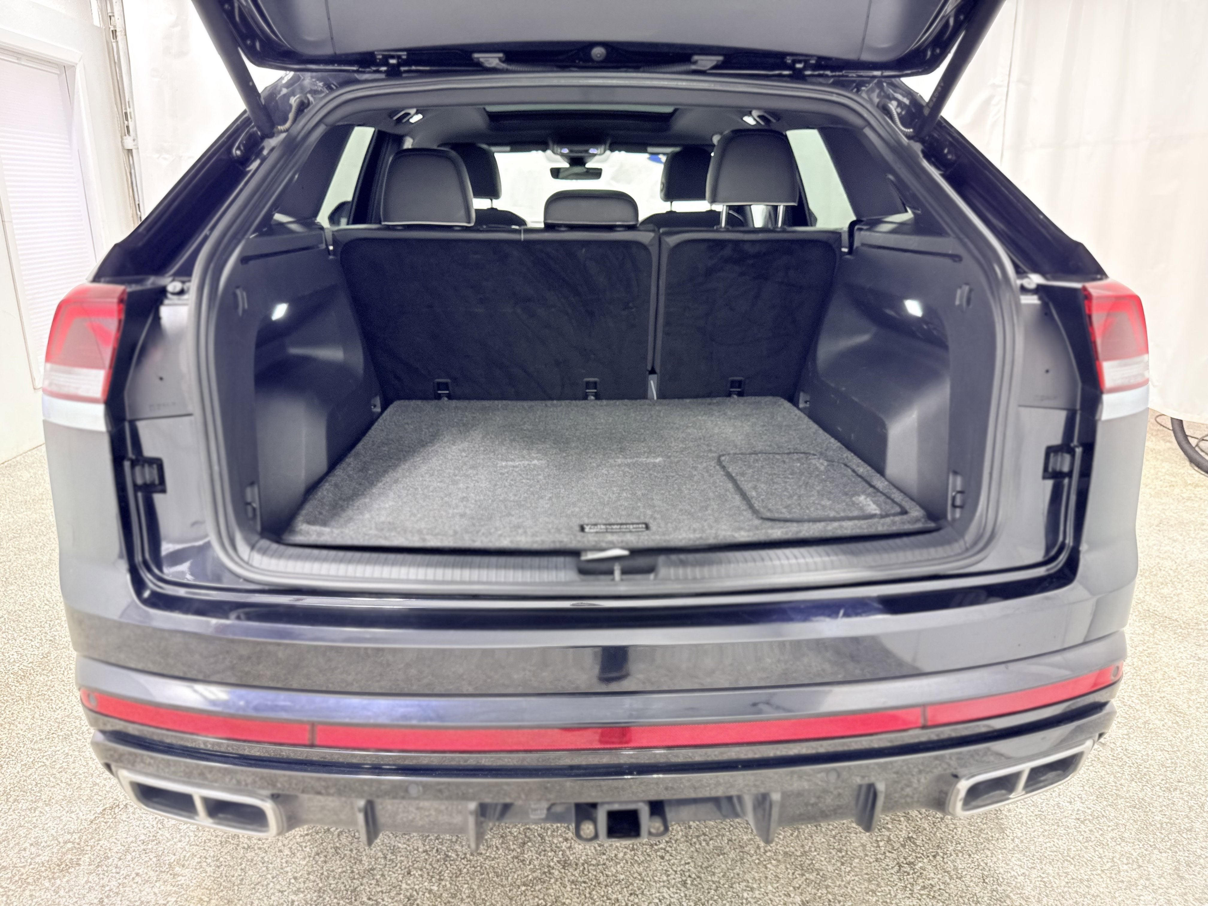 2024 Volkswagen Atlas Cross Sport 2.0T SEL Premium R-Line