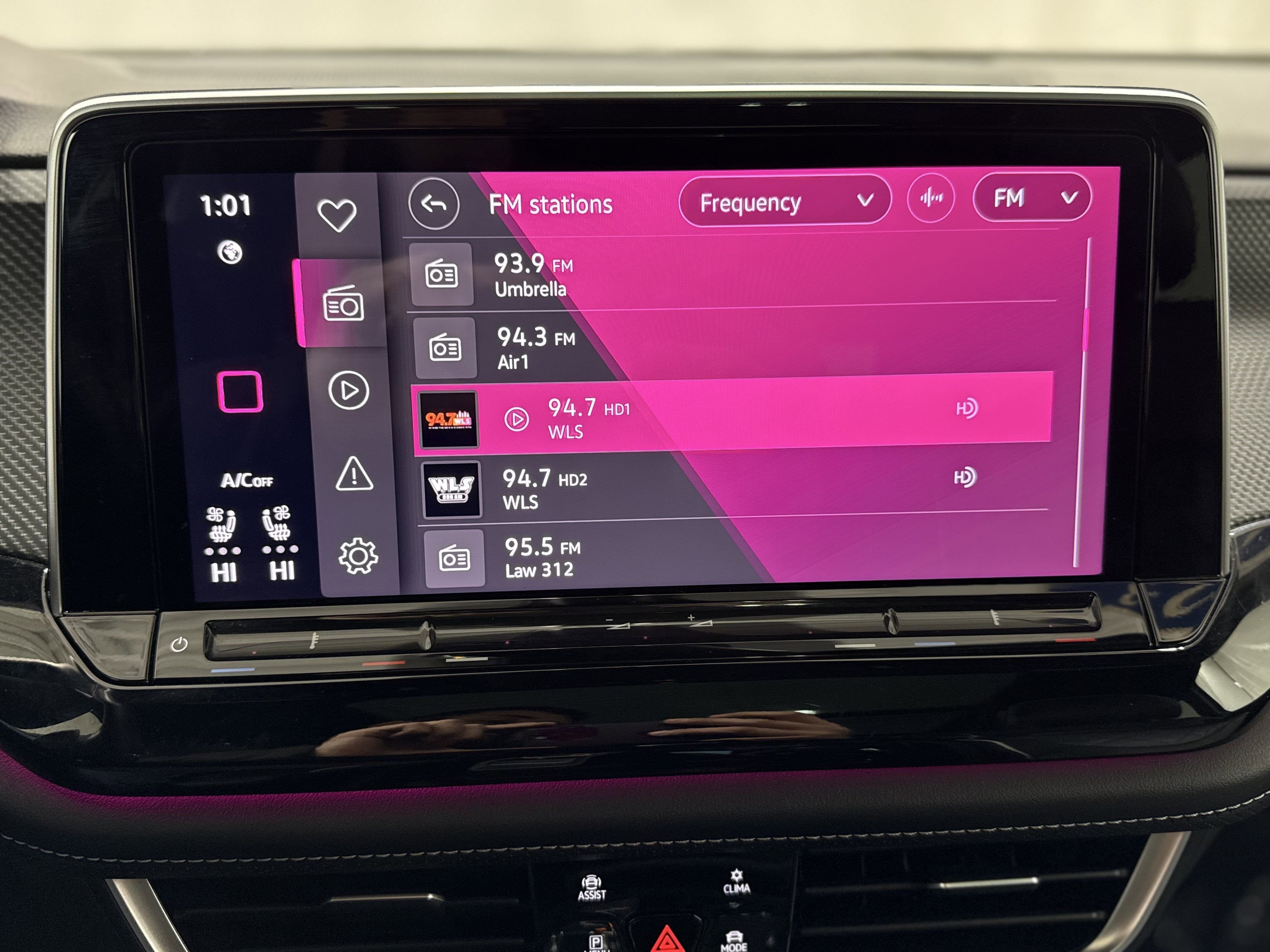 2024 Volkswagen Atlas Cross Sport 2.0T SEL Premium R-Line