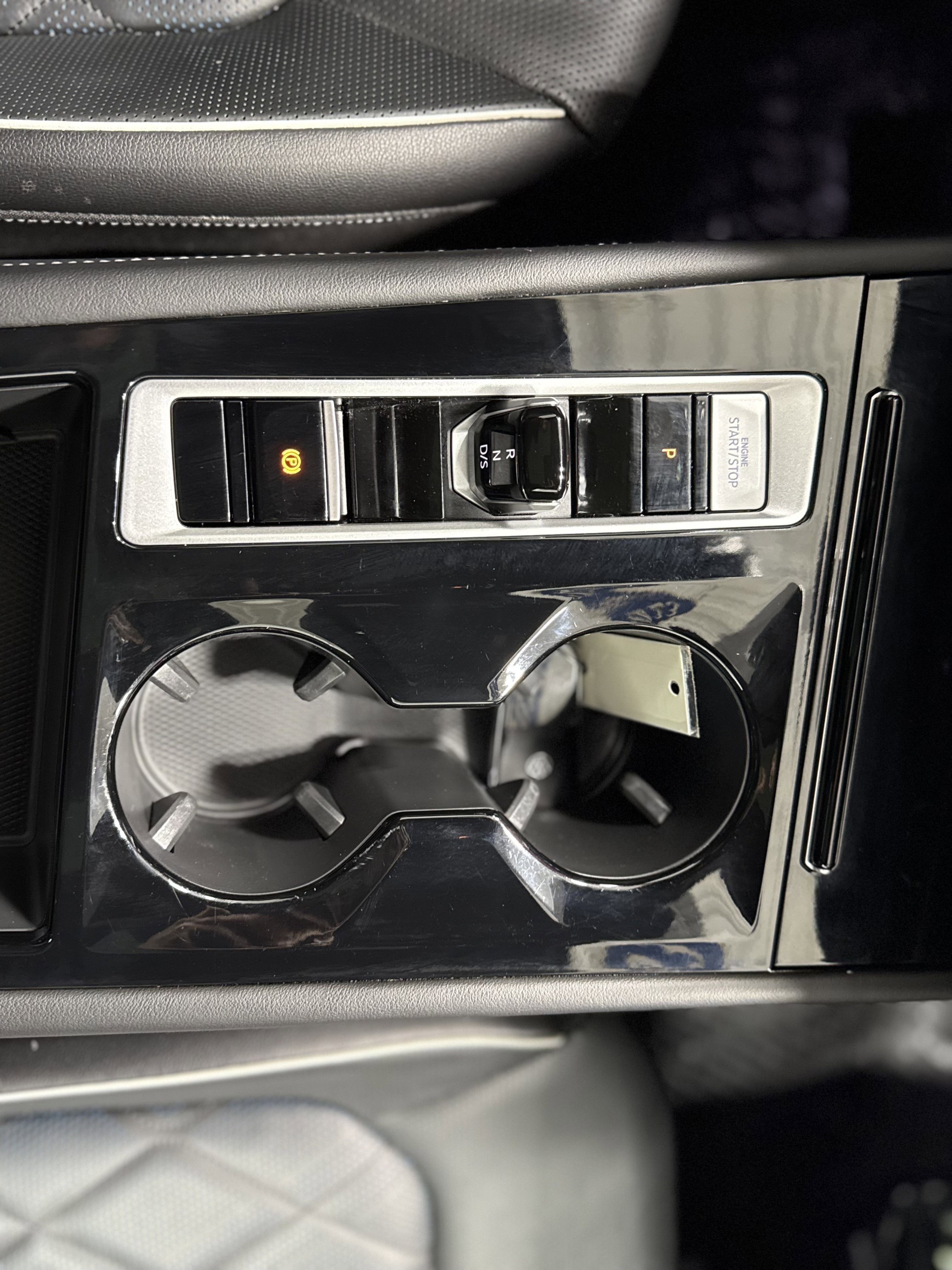 2024 Volkswagen Atlas Cross Sport 2.0T SEL Premium R-Line