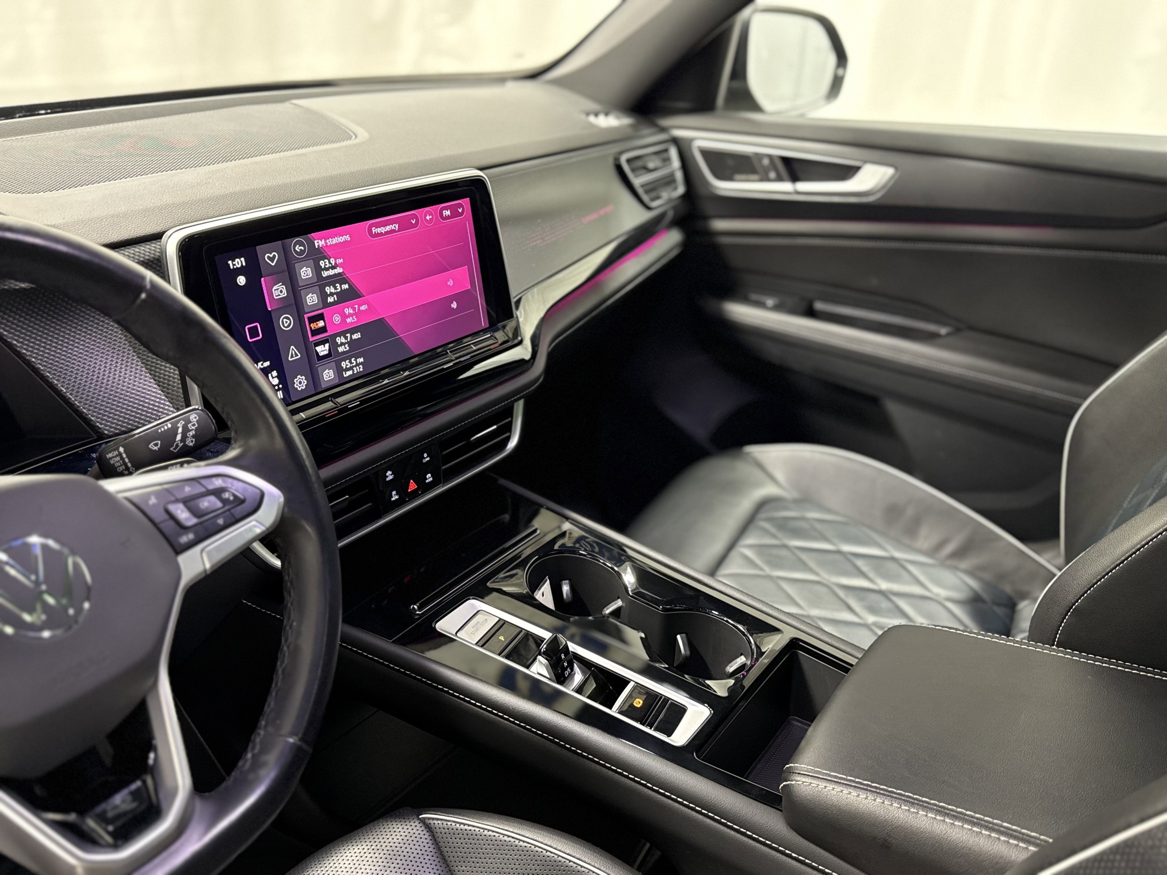 2024 Volkswagen Atlas Cross Sport 2.0T SEL Premium R-Line