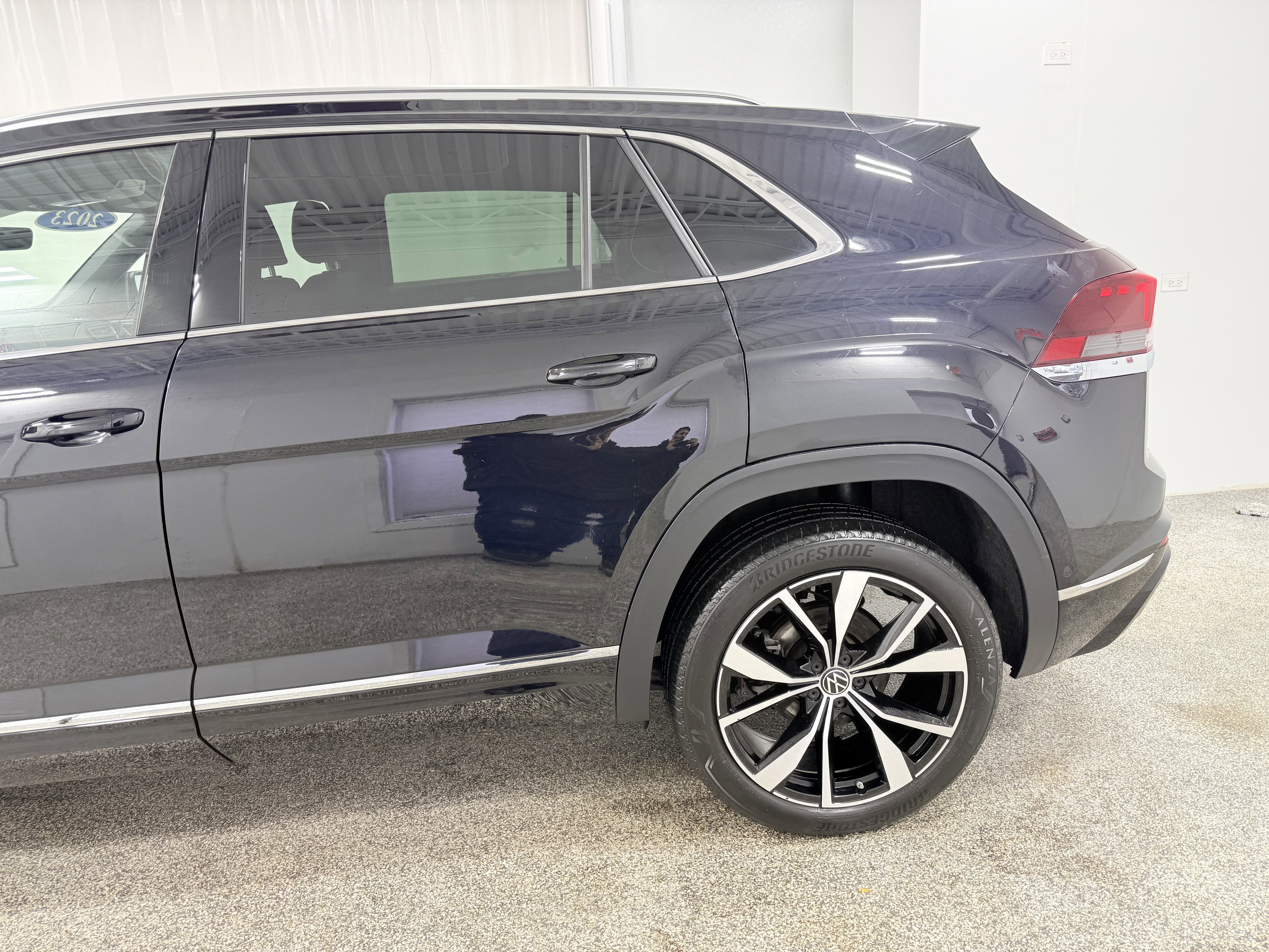 2024 Volkswagen Atlas Cross Sport 2.0T SEL Premium R-Line