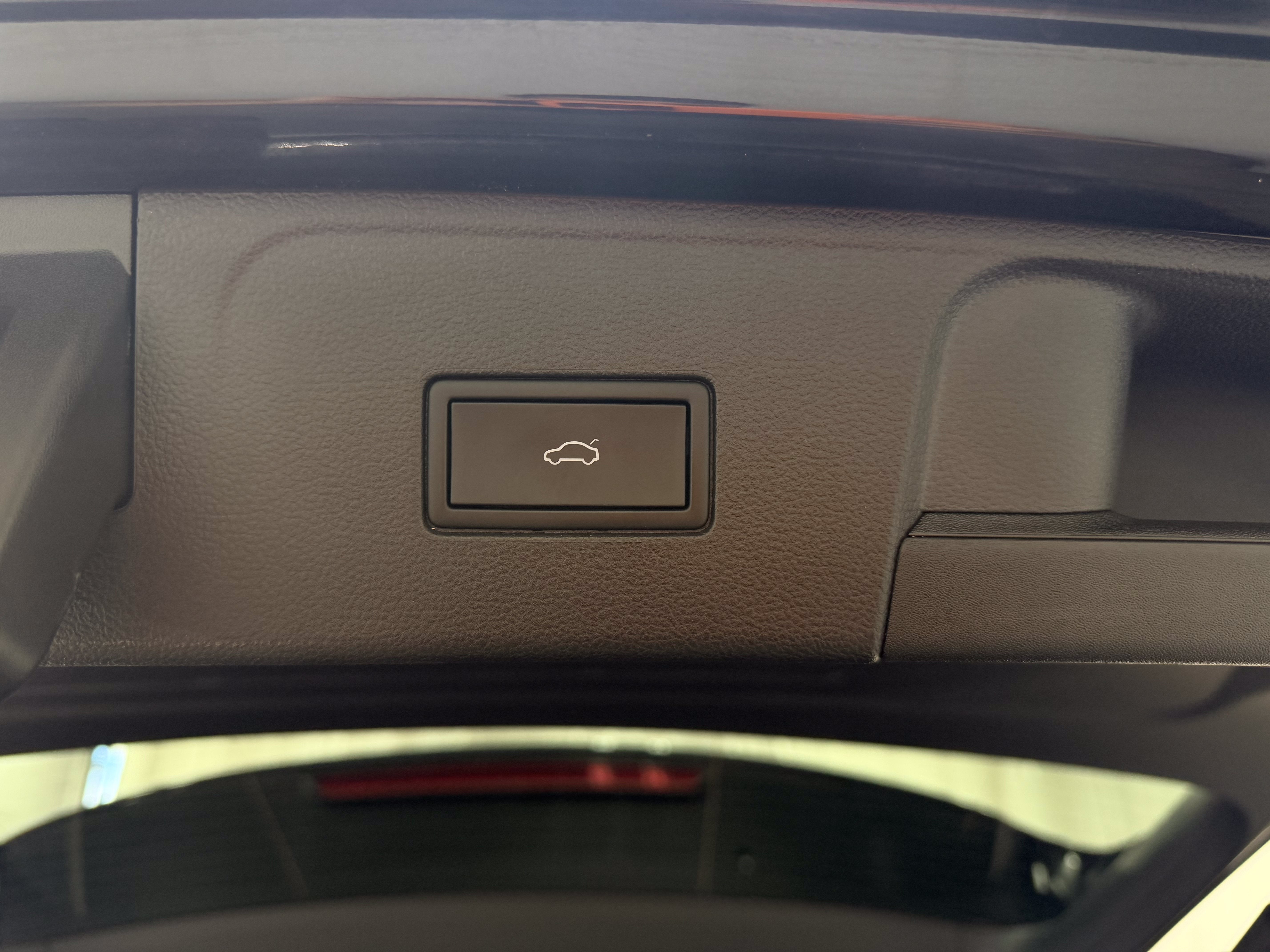 2024 Volkswagen Atlas 2.0T Peak Edition SEL