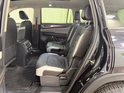 2024 Volkswagen Atlas 2.0T Peak Edition SEL