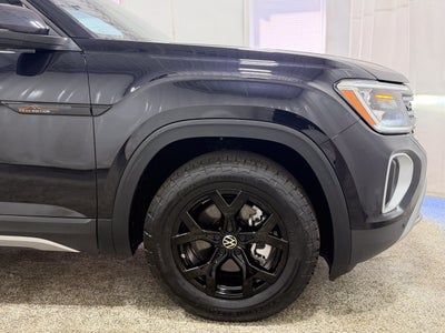 2024 Volkswagen Atlas 2.0T Peak Edition SEL