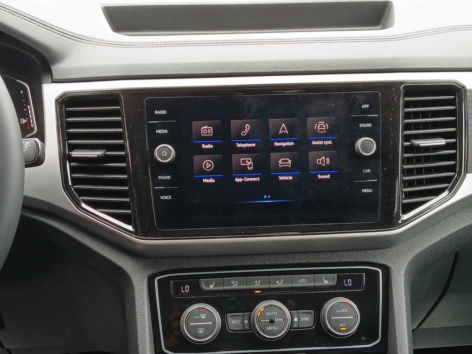 2023 Volkswagen Atlas 2.0T SE w/Technology