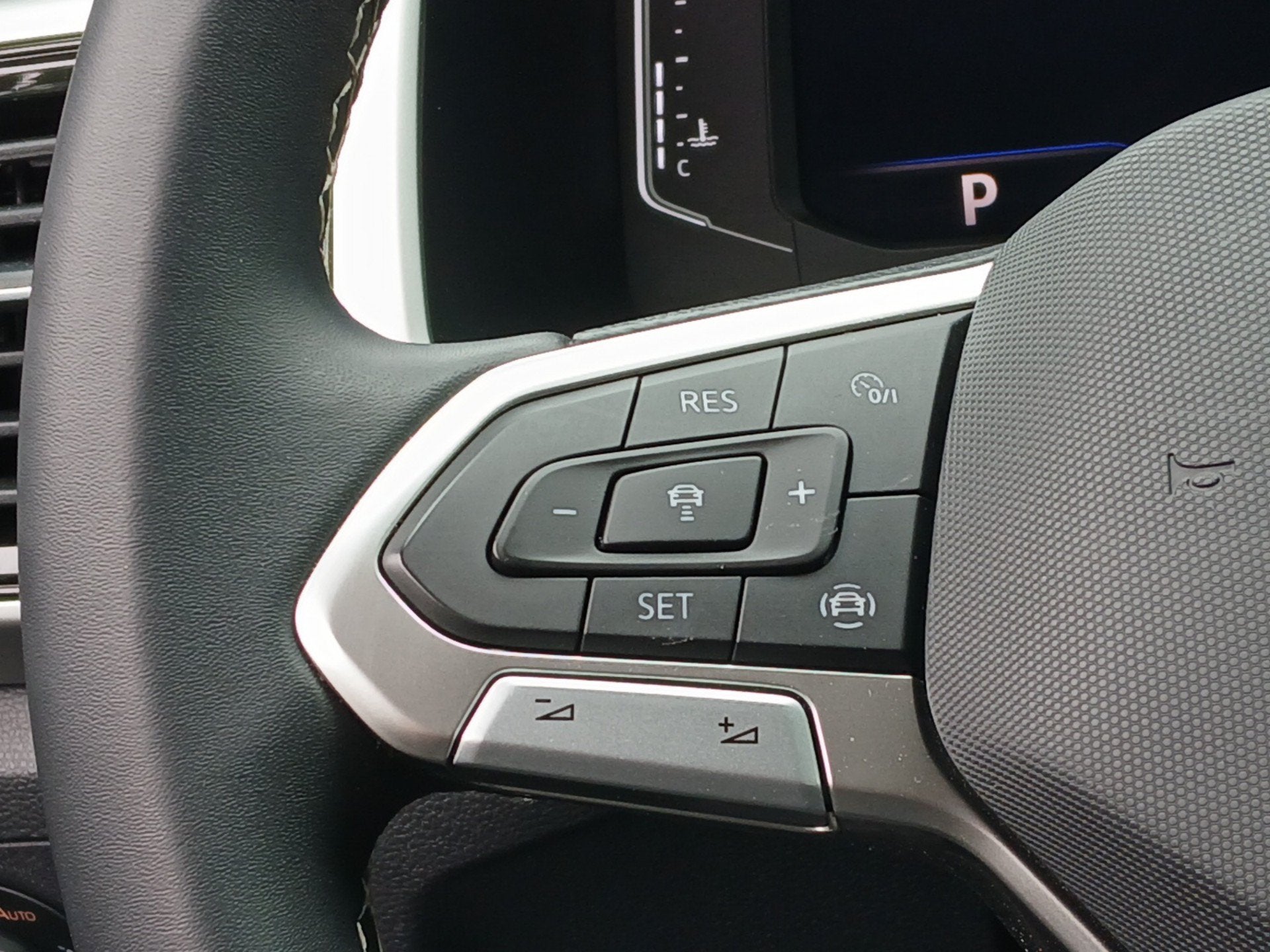2023 Volkswagen Atlas 2.0T SE w/Technology