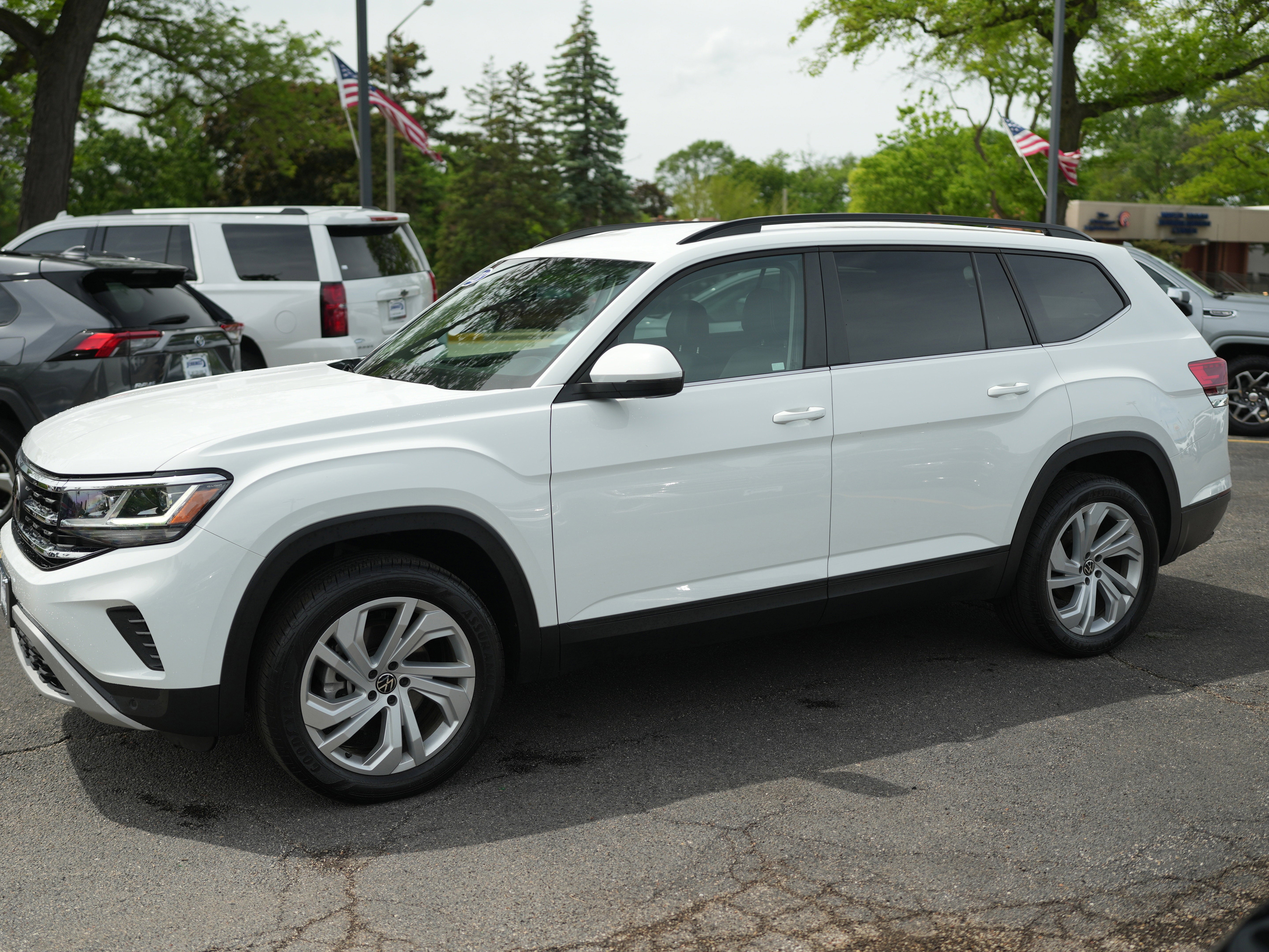 2023 Volkswagen Atlas 2.0T SE w/Technology