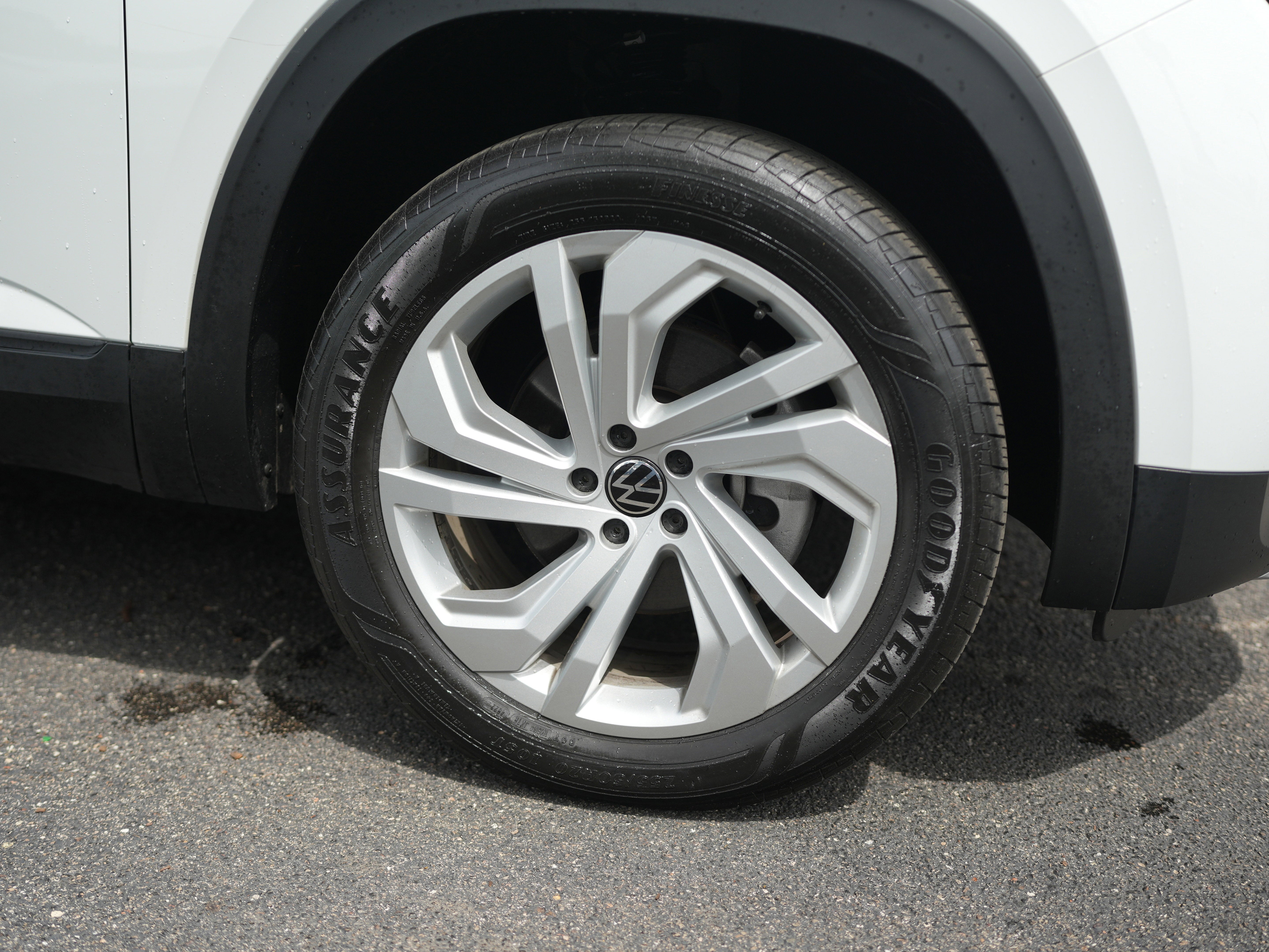 2023 Volkswagen Atlas 2.0T SE w/Technology