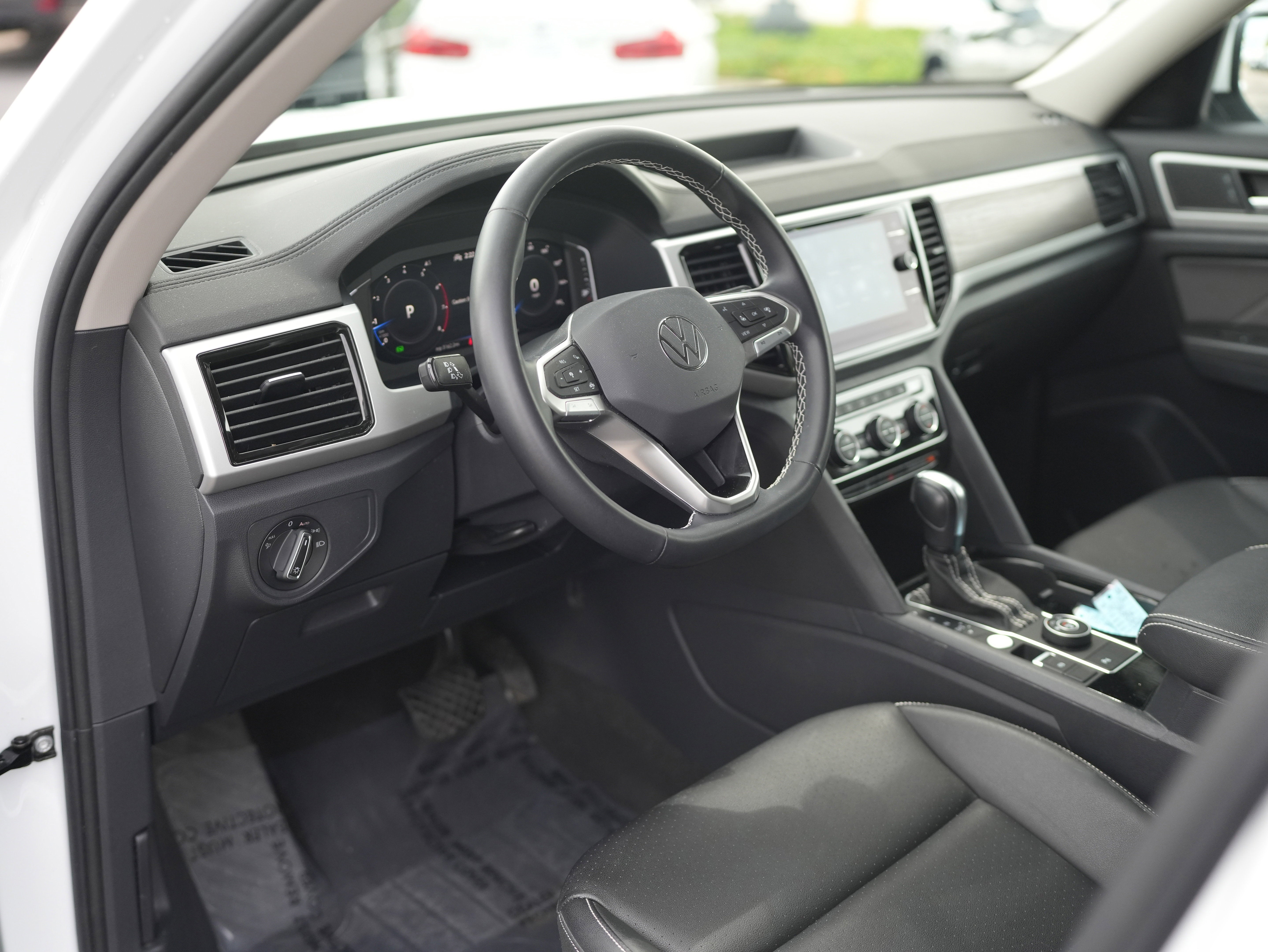 2023 Volkswagen Atlas 2.0T SE w/Technology