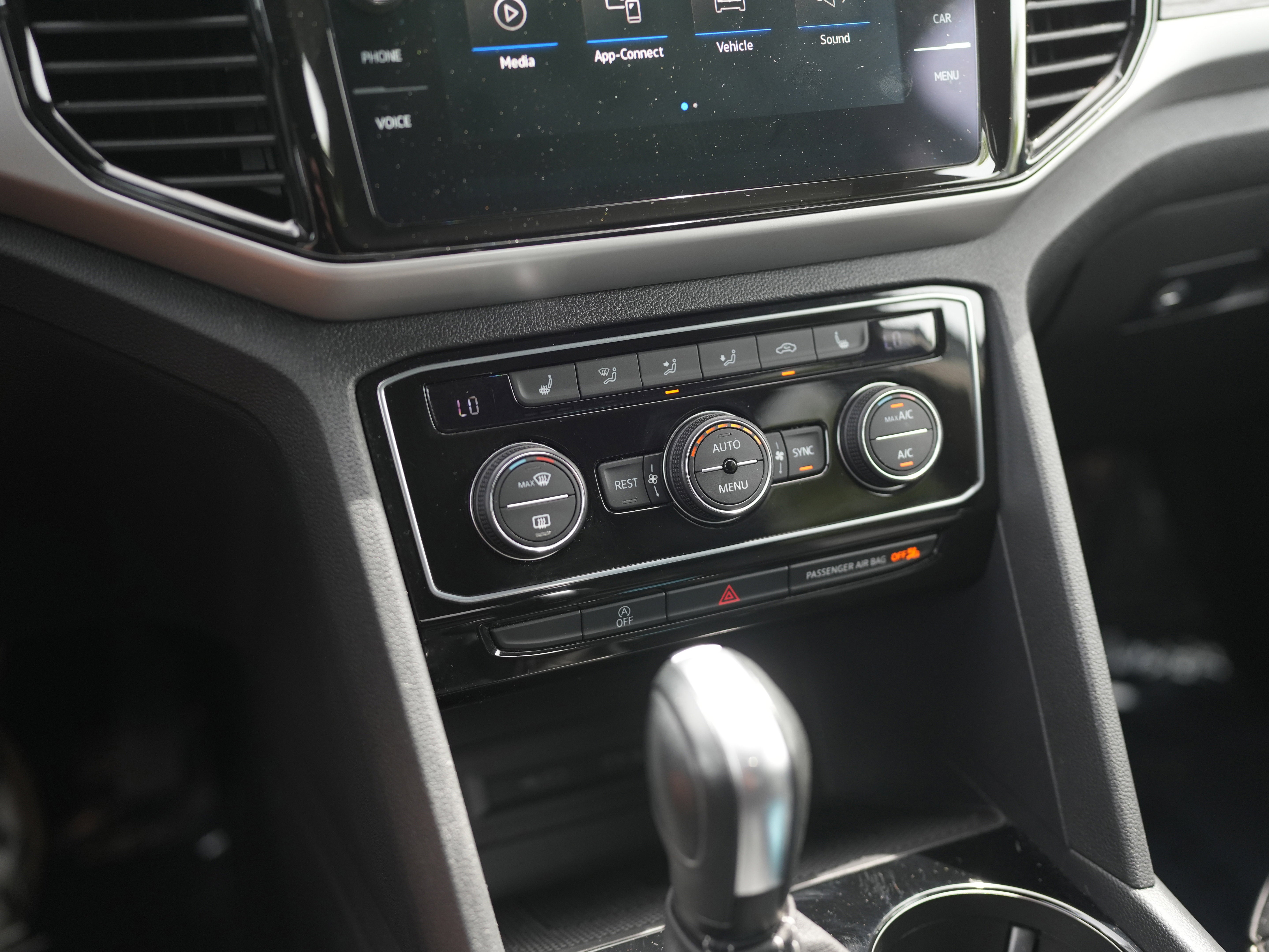 2023 Volkswagen Atlas 2.0T SE w/Technology