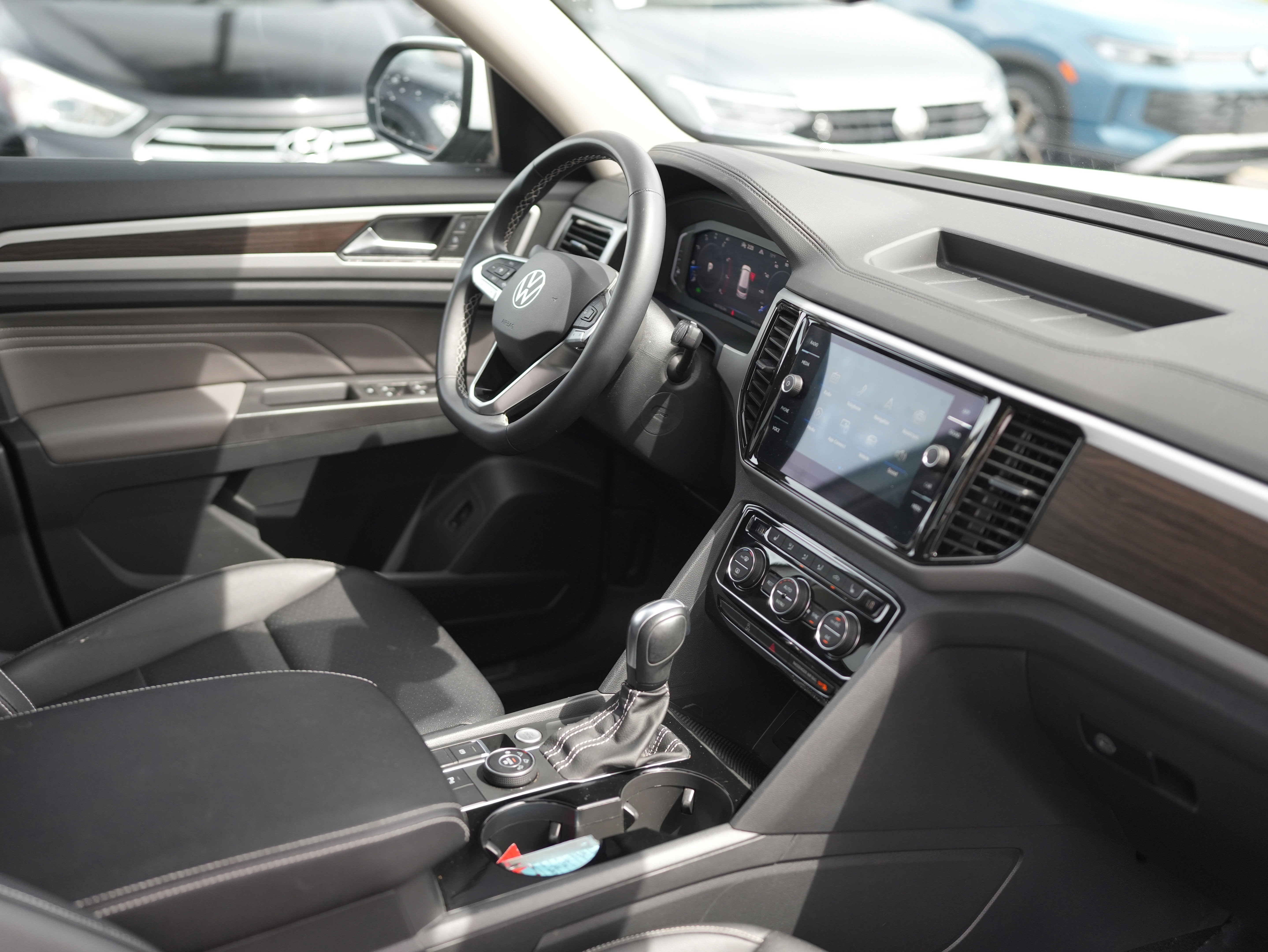2023 Volkswagen Atlas 2.0T SE w/Technology