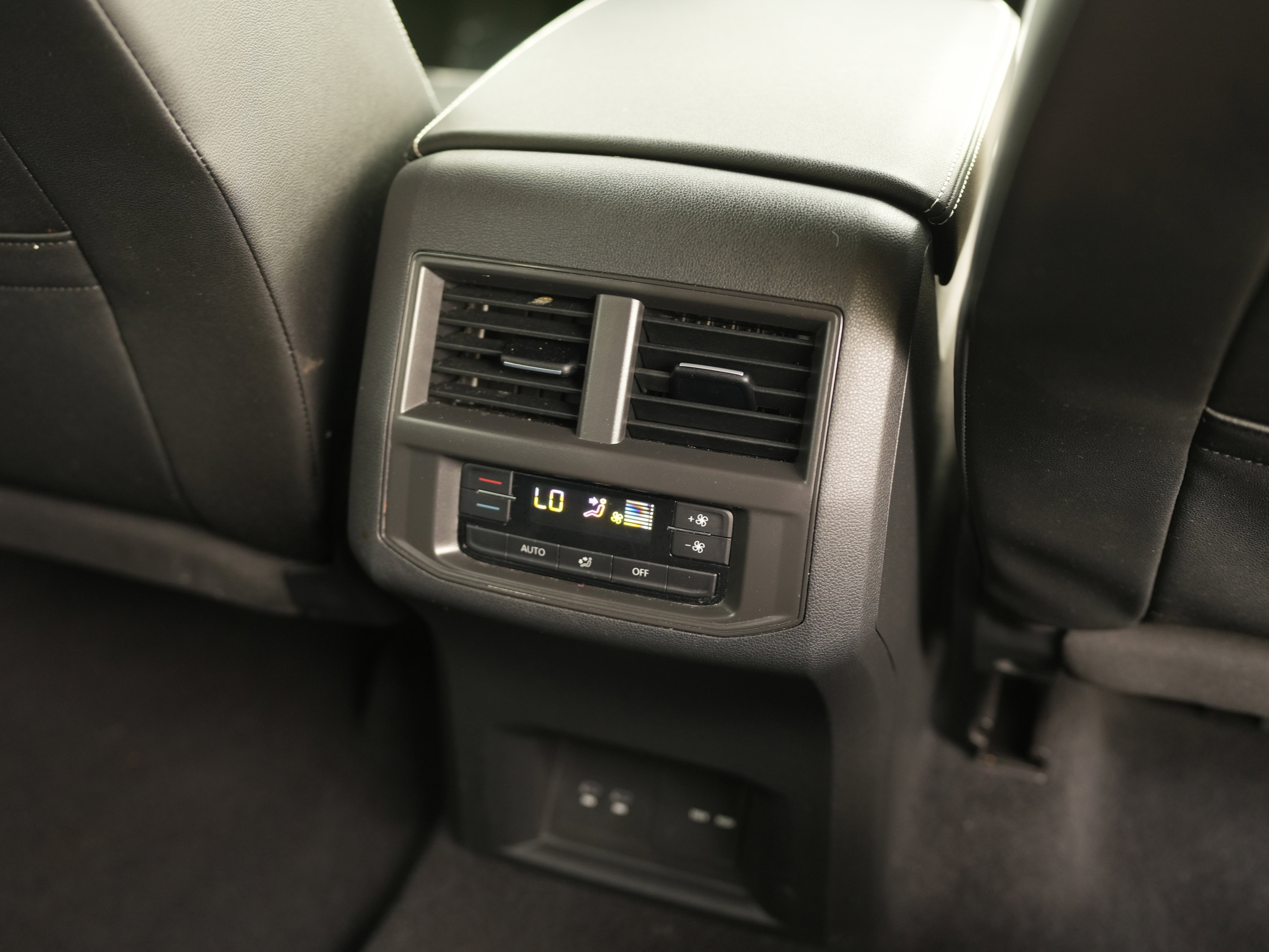 2023 Volkswagen Atlas 2.0T SE w/Technology