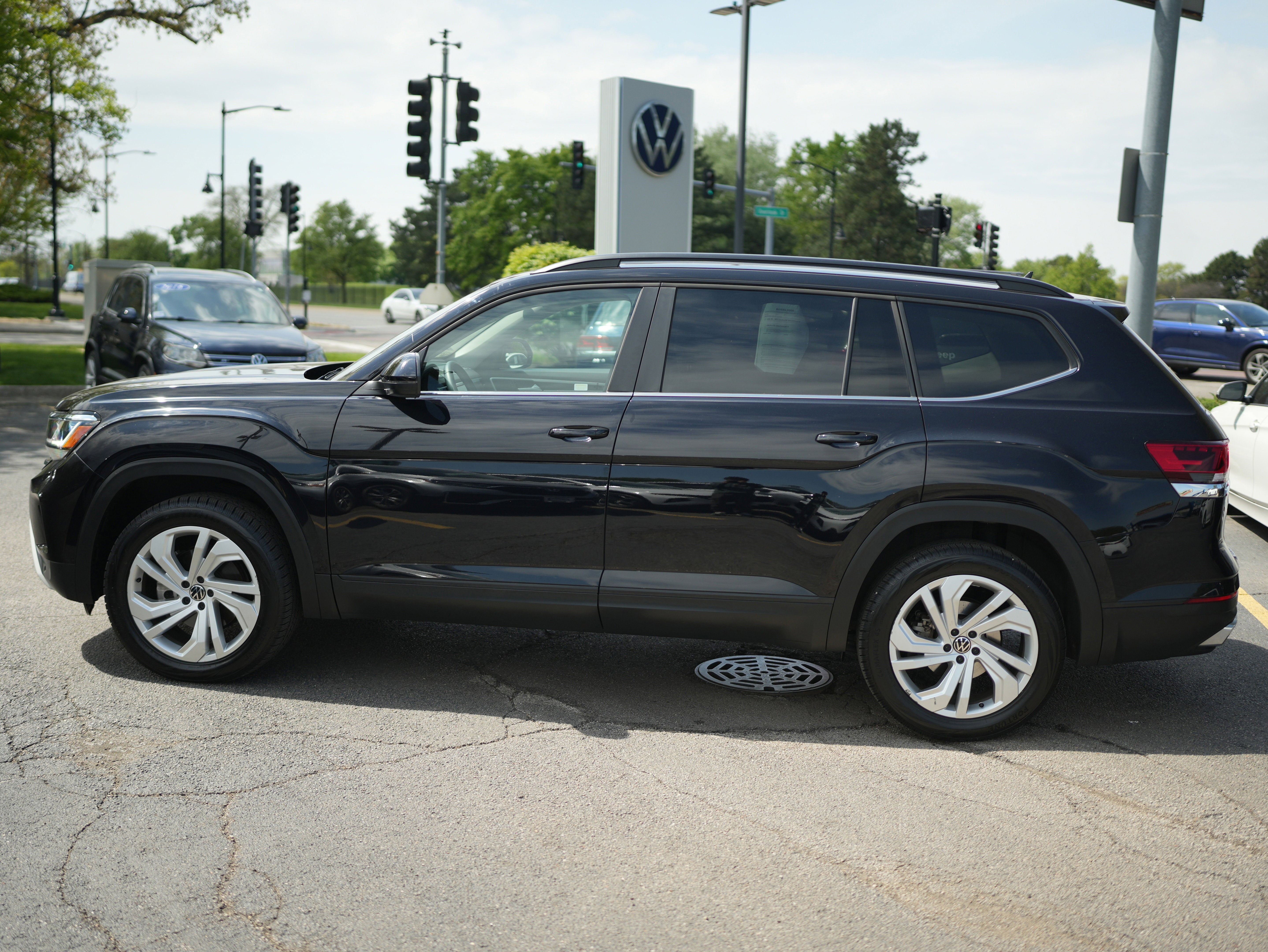 2023 Volkswagen Atlas 3.6L V6 SE w/Technology