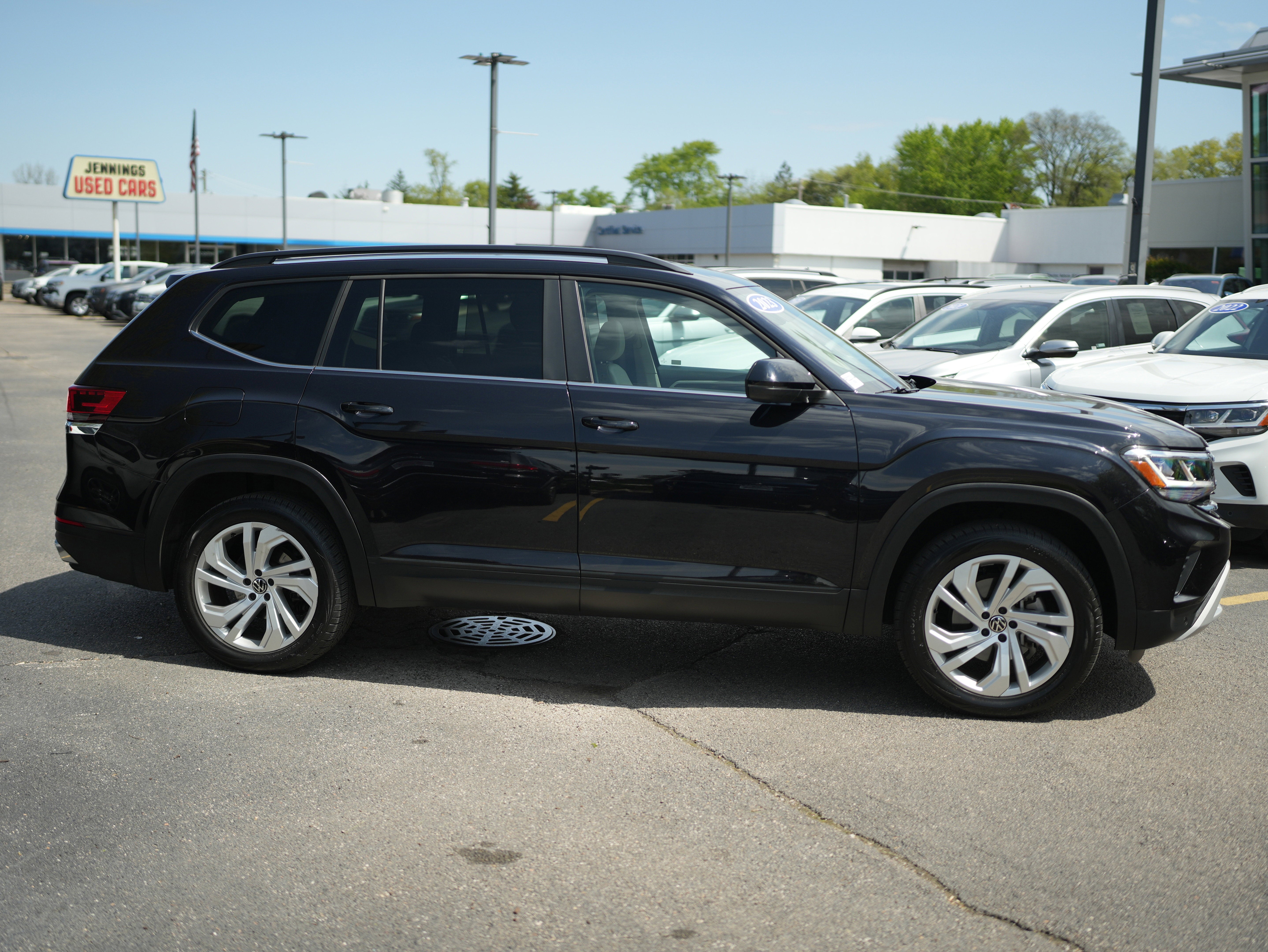 2023 Volkswagen Atlas 3.6L V6 SE w/Technology