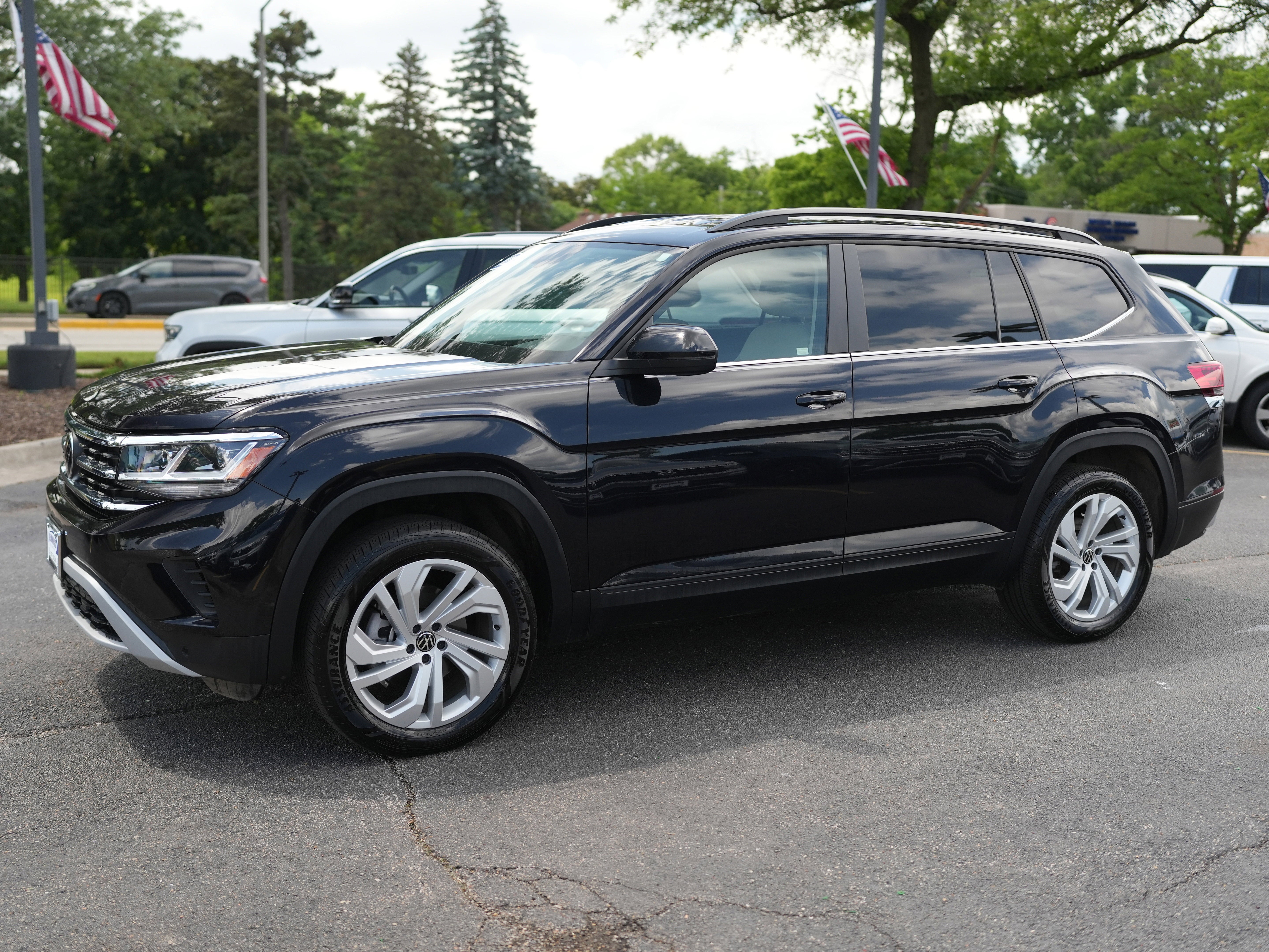 2023 Volkswagen Atlas 3.6L V6 SE w/Technology