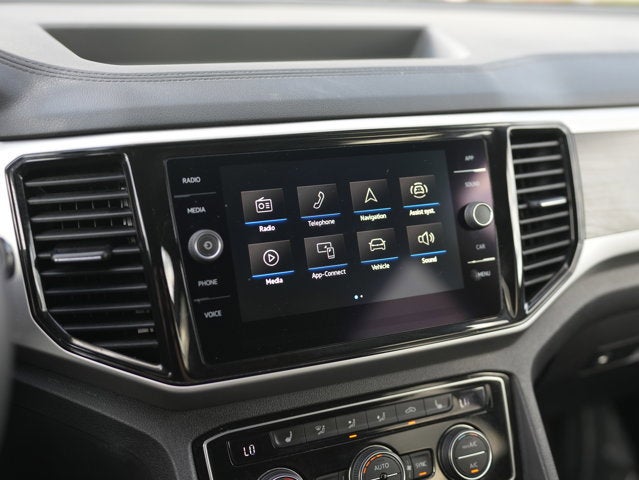 2022 Volkswagen Atlas 3.6L V6 SE w/Technology