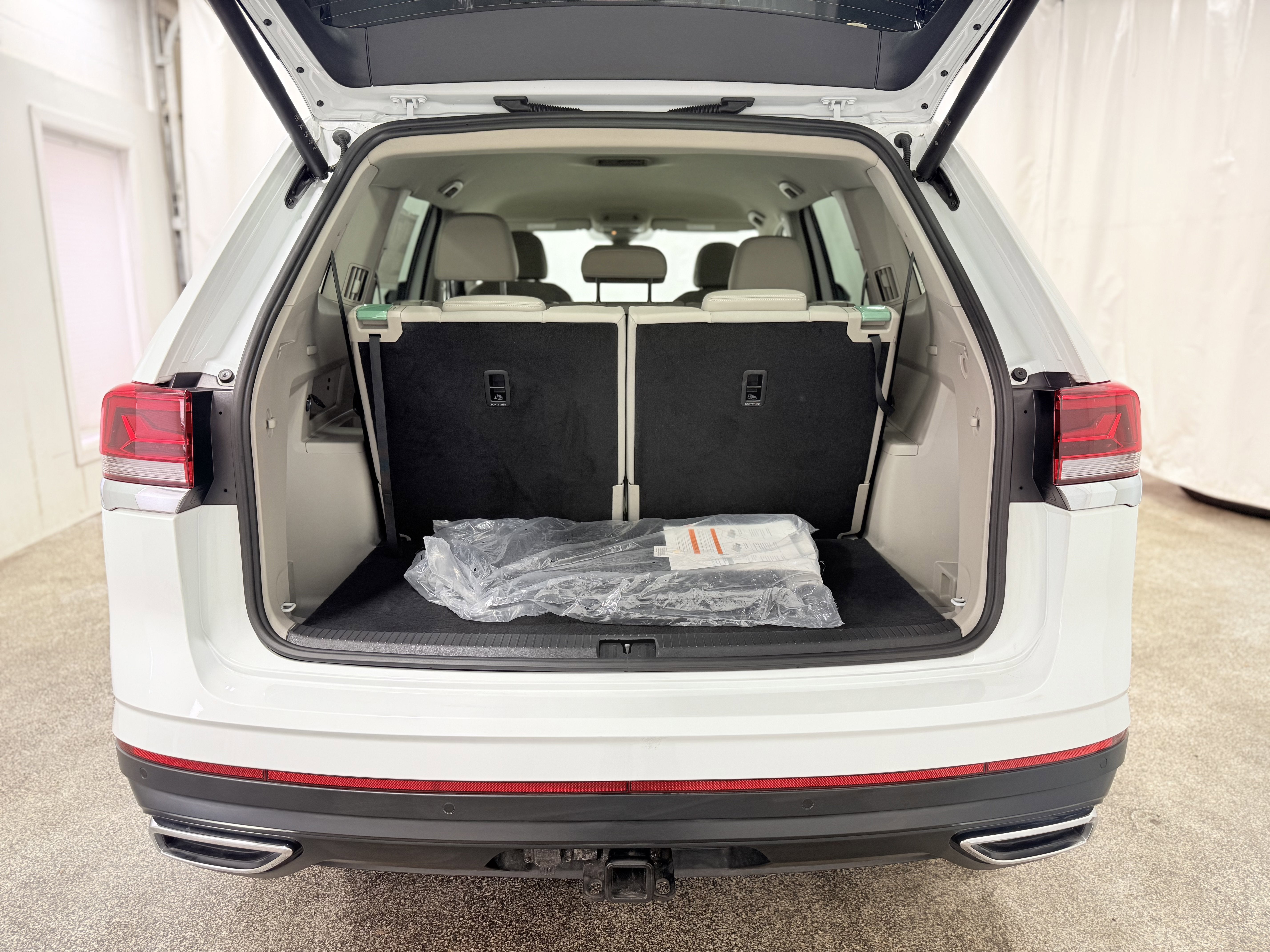 2025 Volkswagen Atlas 2.0T SE w/Technology