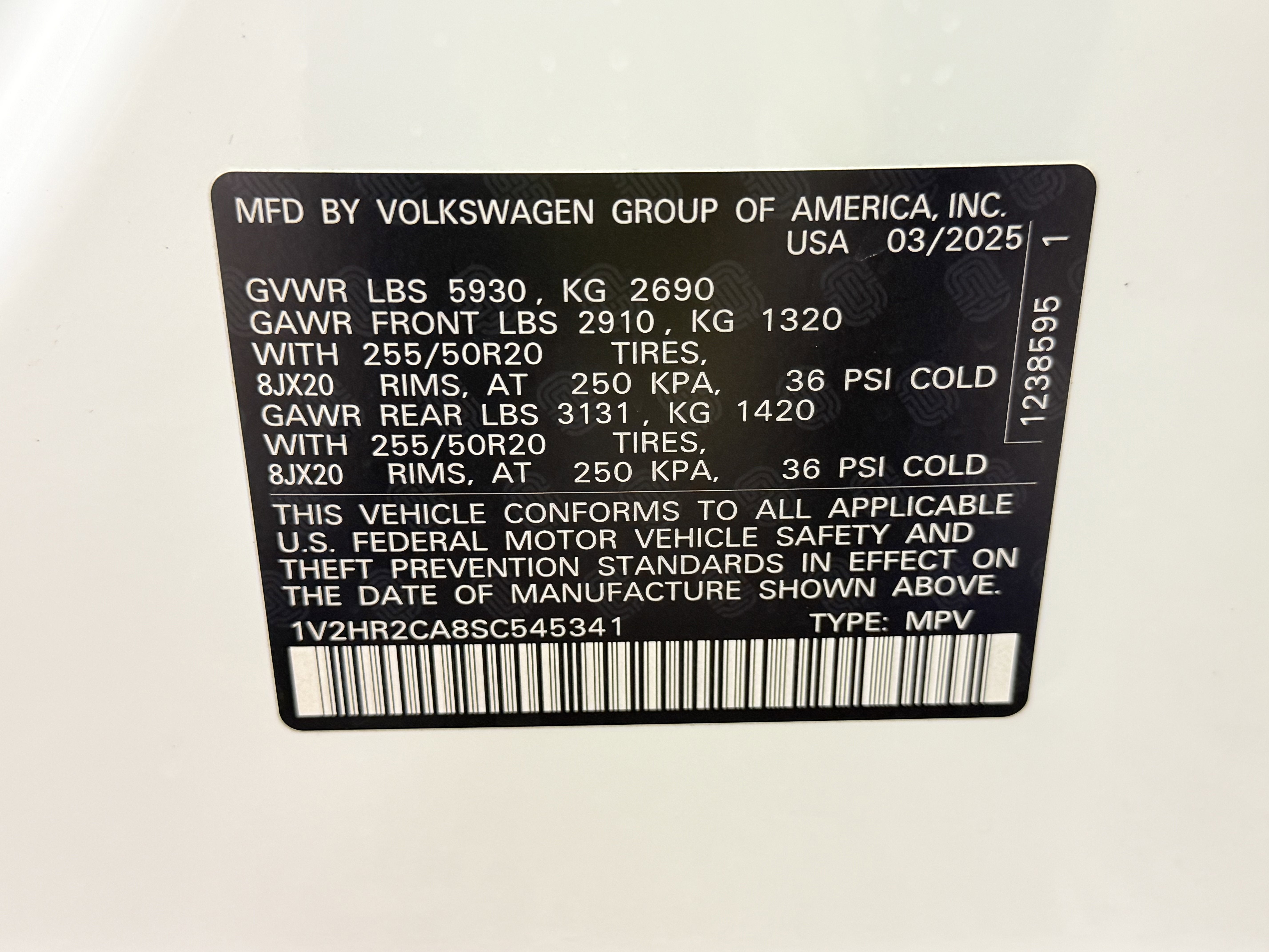 2025 Volkswagen Atlas 2.0T SE w/Technology