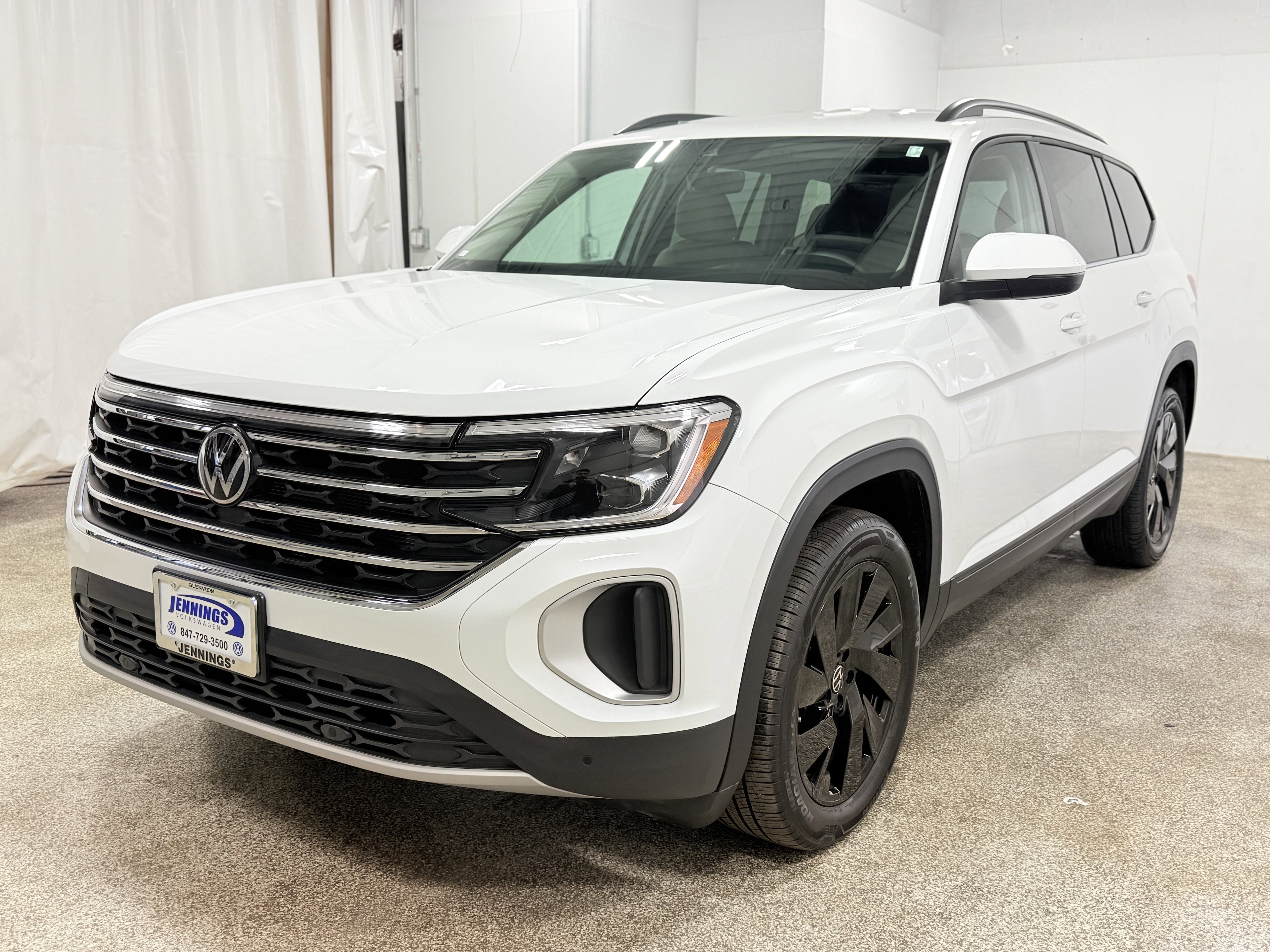 2025 Volkswagen Atlas 2.0T SE w/Technology