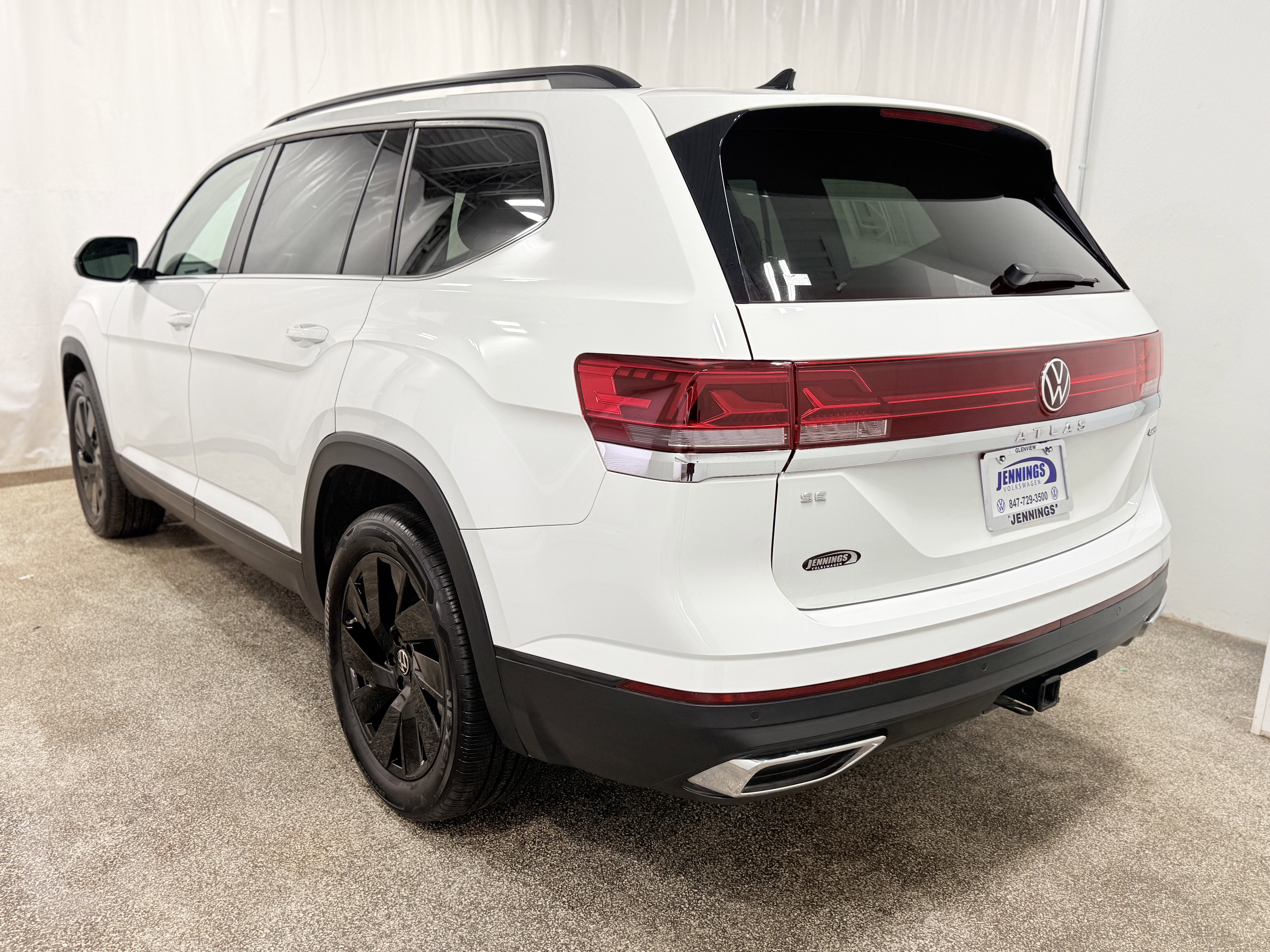 2025 Volkswagen Atlas 2.0T SE w/Technology