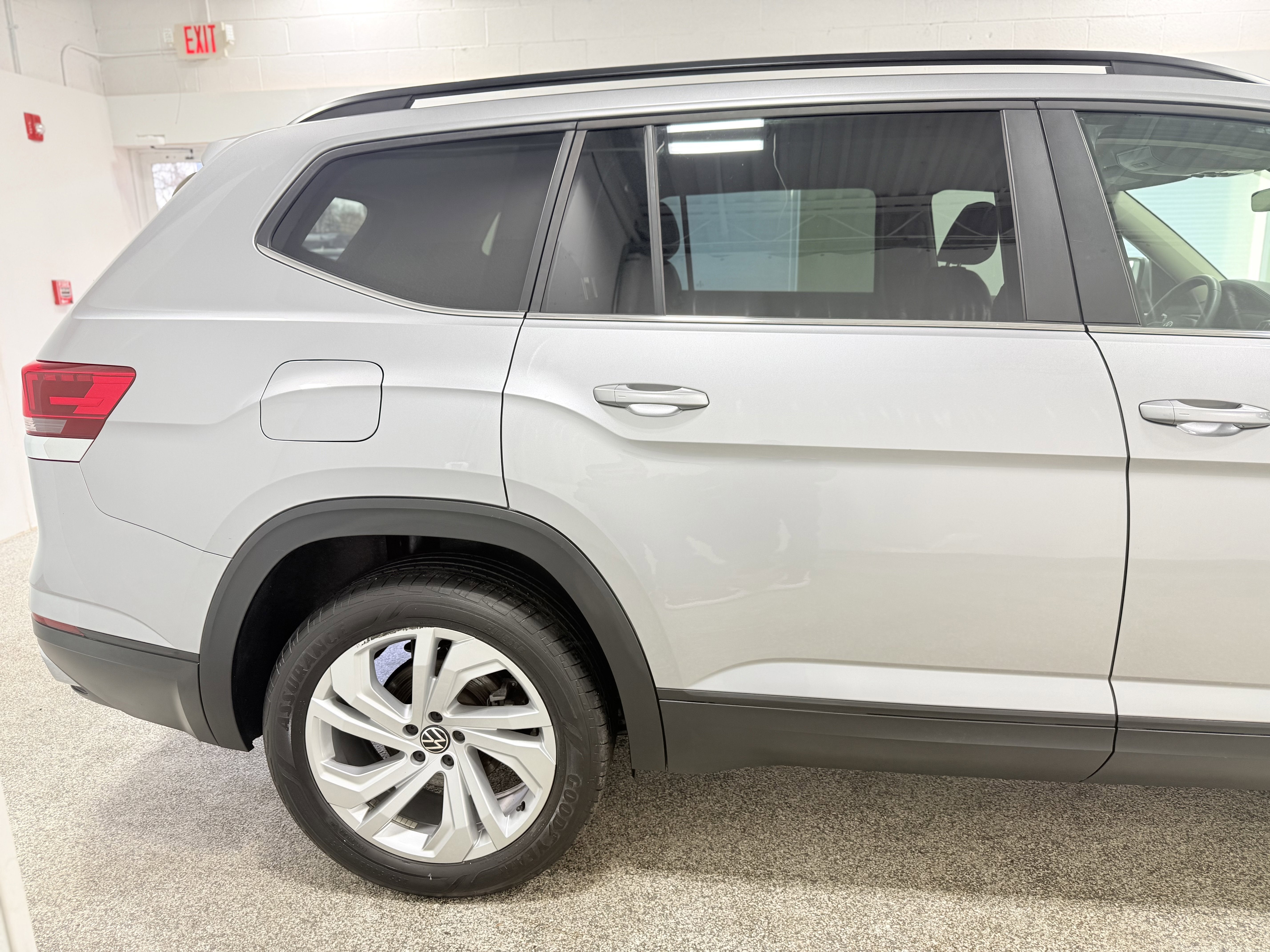 2023 Volkswagen Atlas 3.6L V6 SE w/Technology