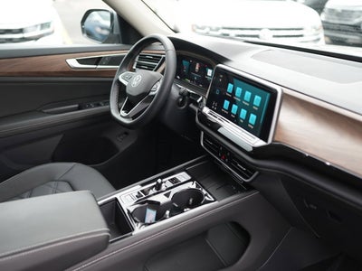 2025 Volkswagen Atlas 2.0T SE w/Technology