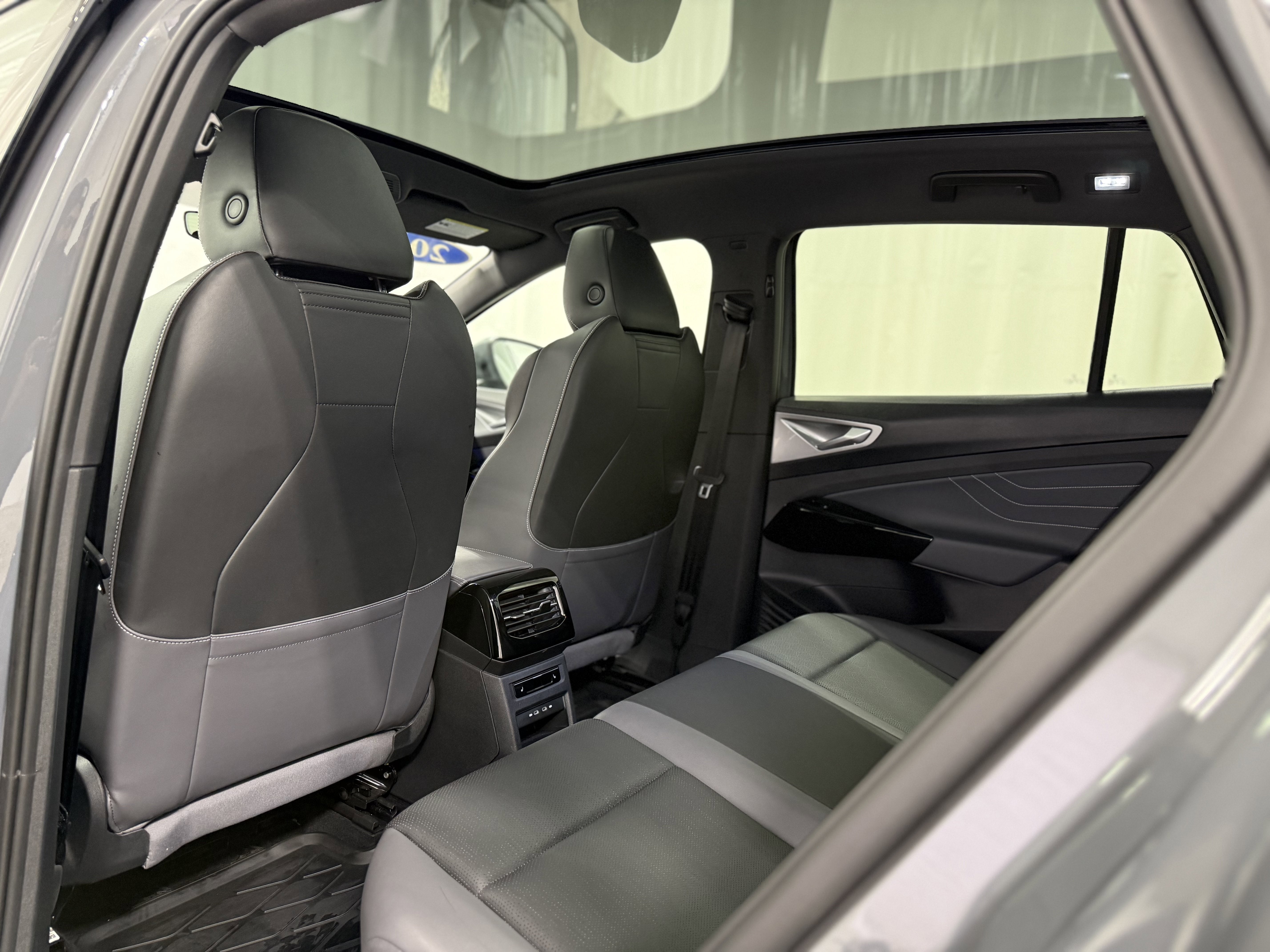 2023 Volkswagen ID.4 Pro S Plus