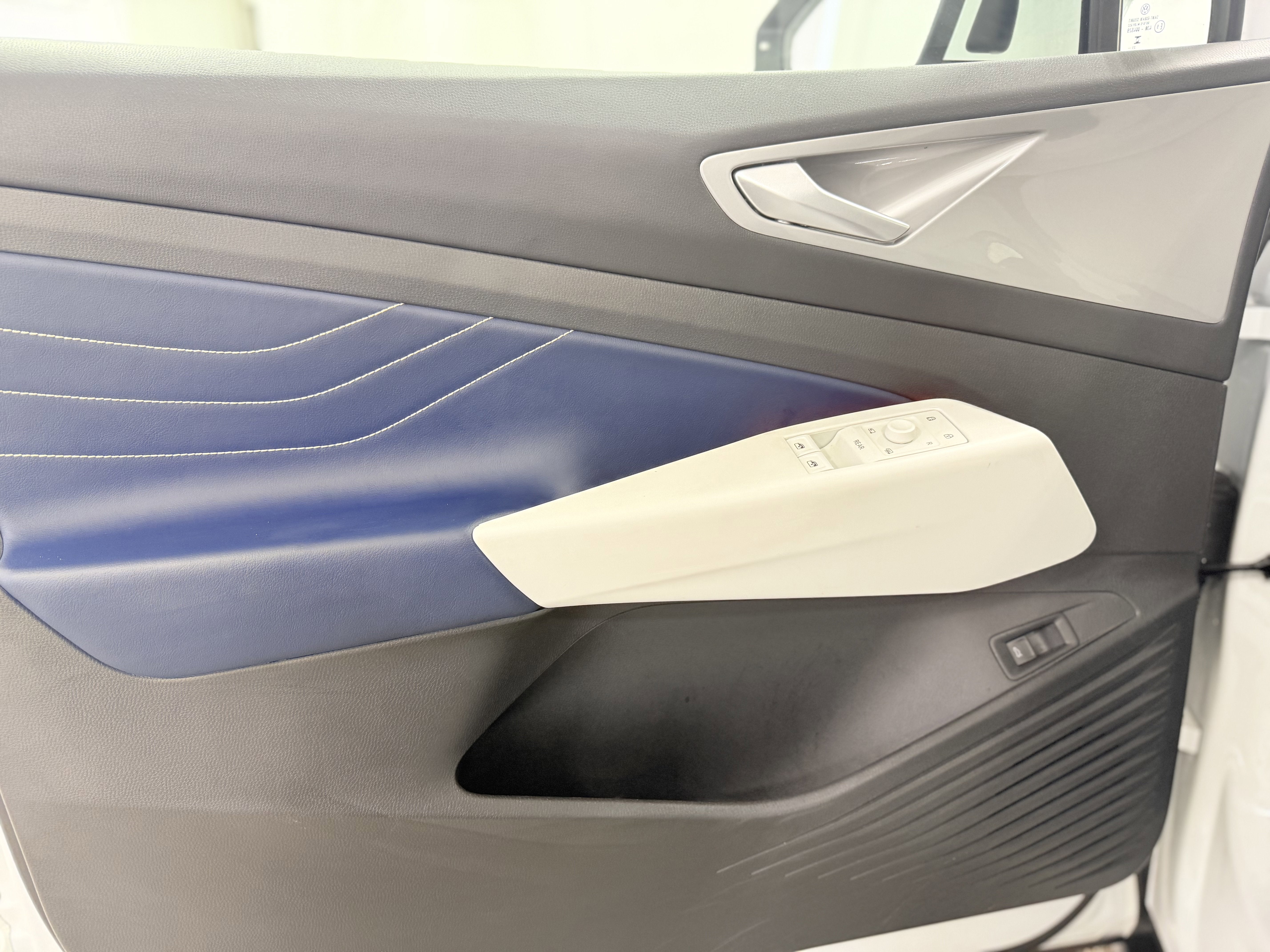 2023 Volkswagen ID.4 Pro S Plus