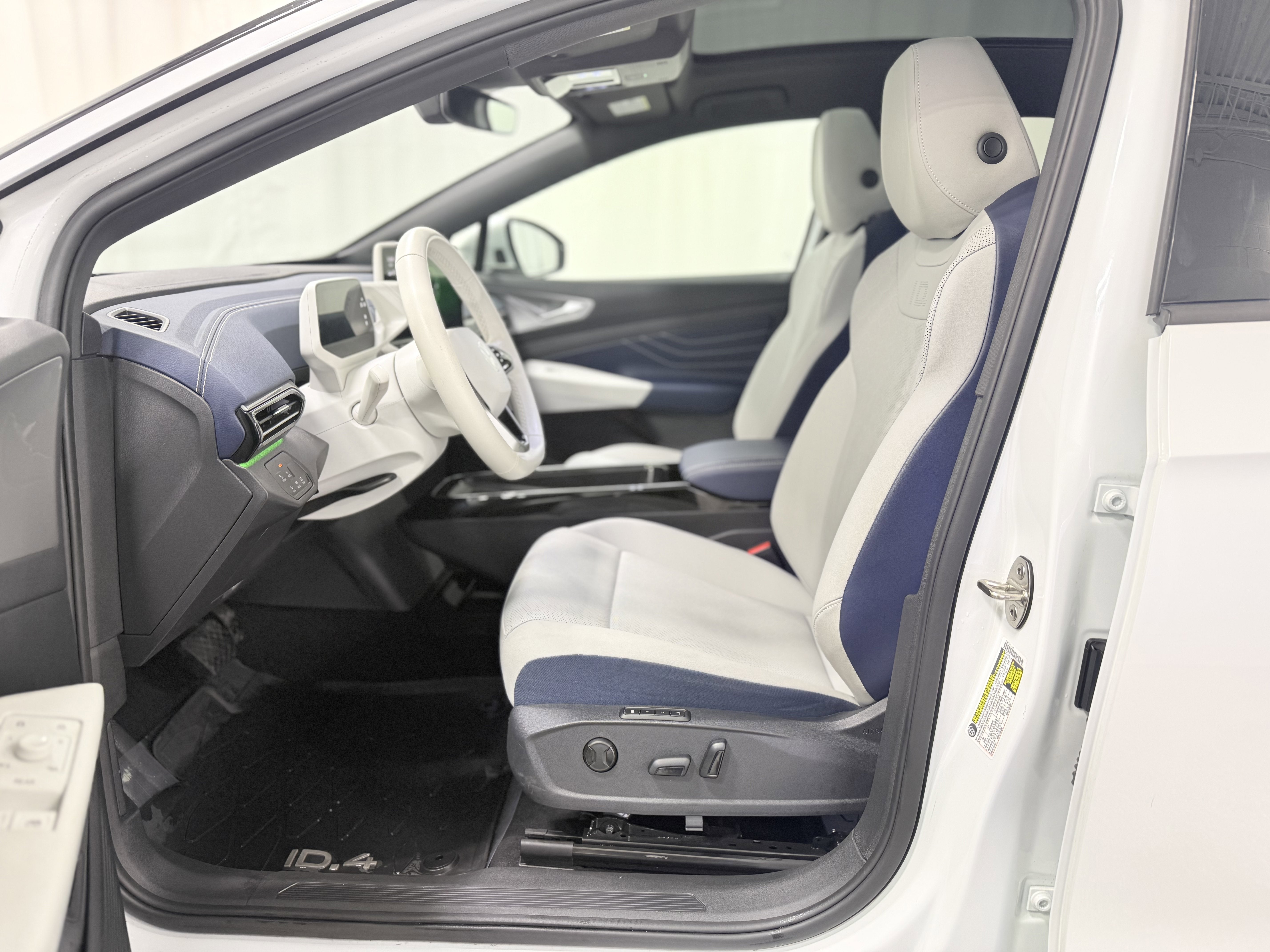 2023 Volkswagen ID.4 Pro S Plus