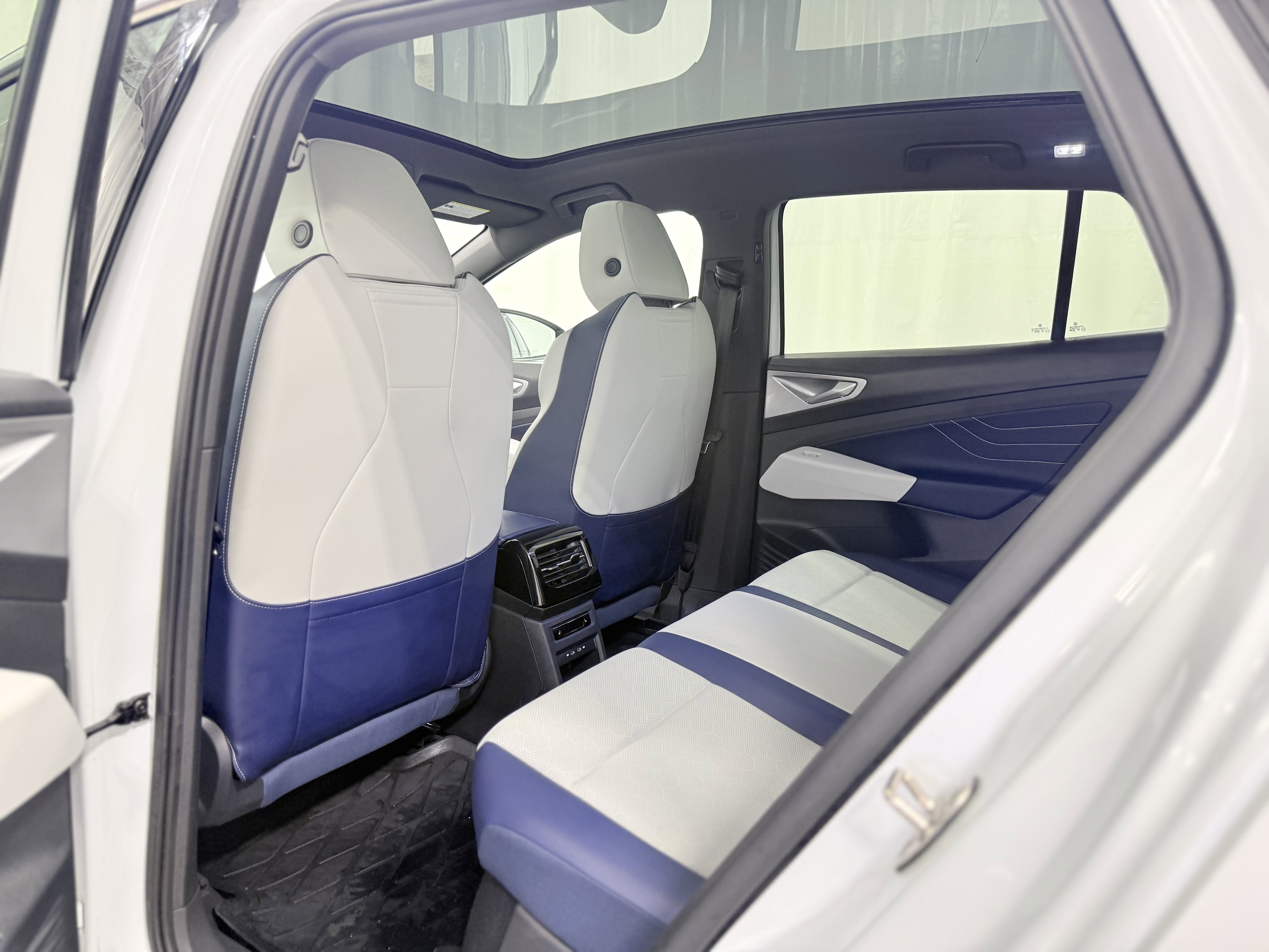 2023 Volkswagen ID.4 Pro S Plus