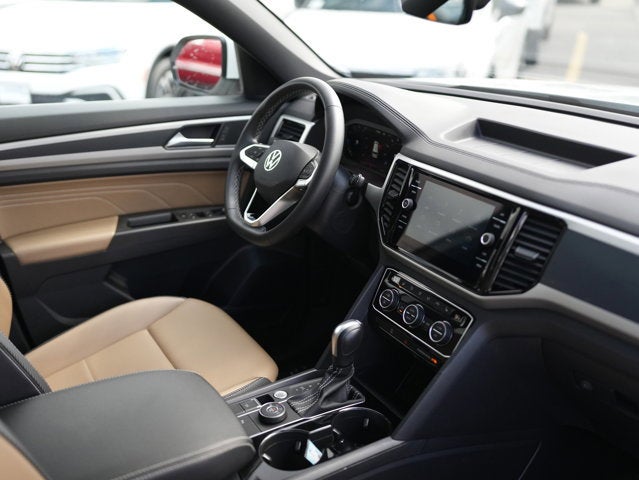 2022 Volkswagen Atlas Cross Sport 2.0T SE w/Technology