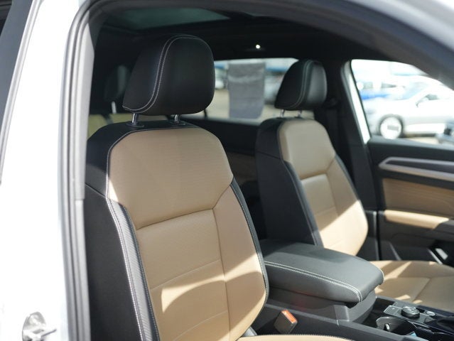 2022 Volkswagen Atlas Cross Sport 2.0T SE w/Technology