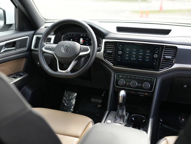 2022 Volkswagen Atlas Cross Sport 2.0T SE w/Technology