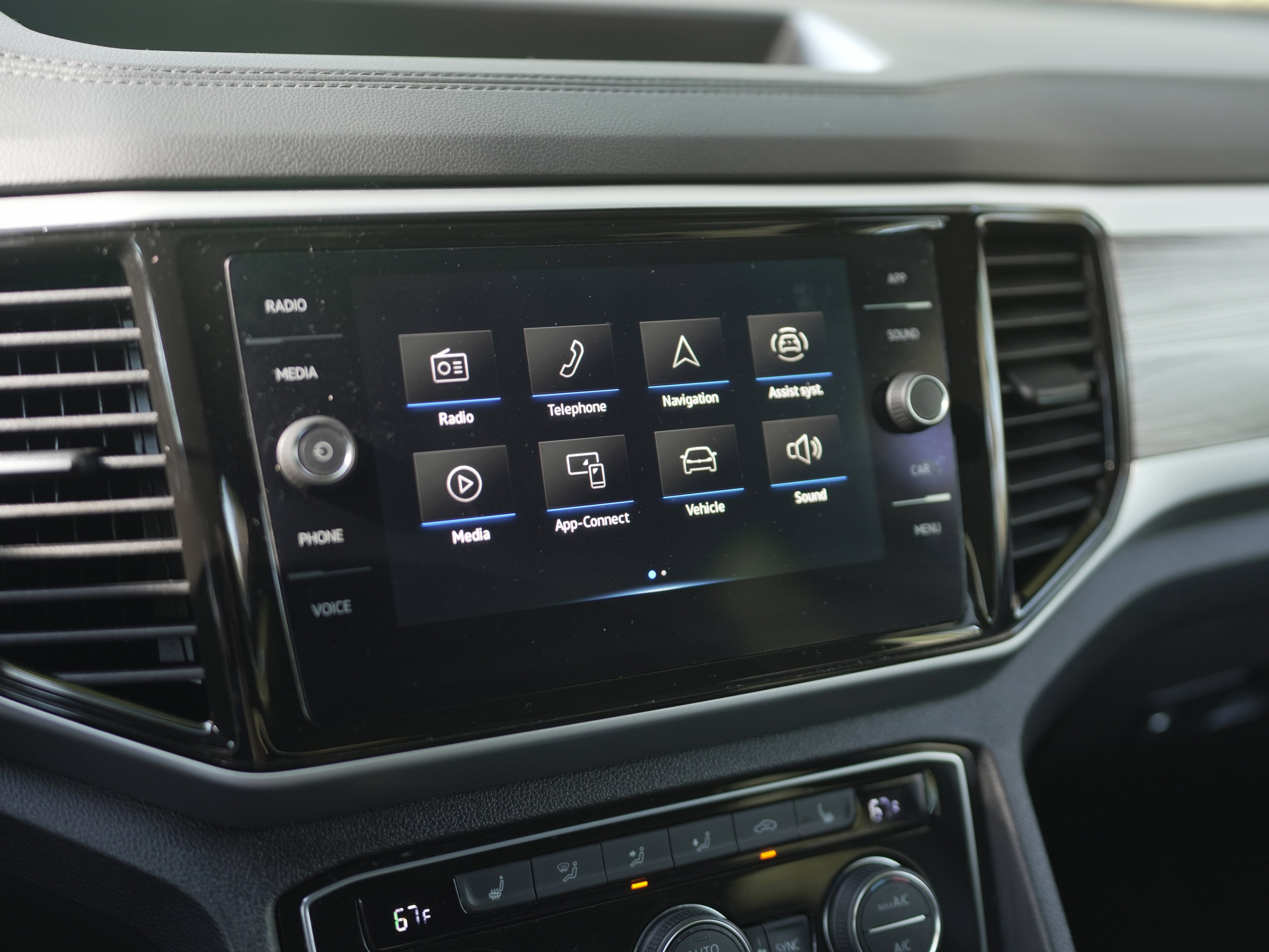 2022 Volkswagen Atlas Cross Sport 2.0T SE w/Technology