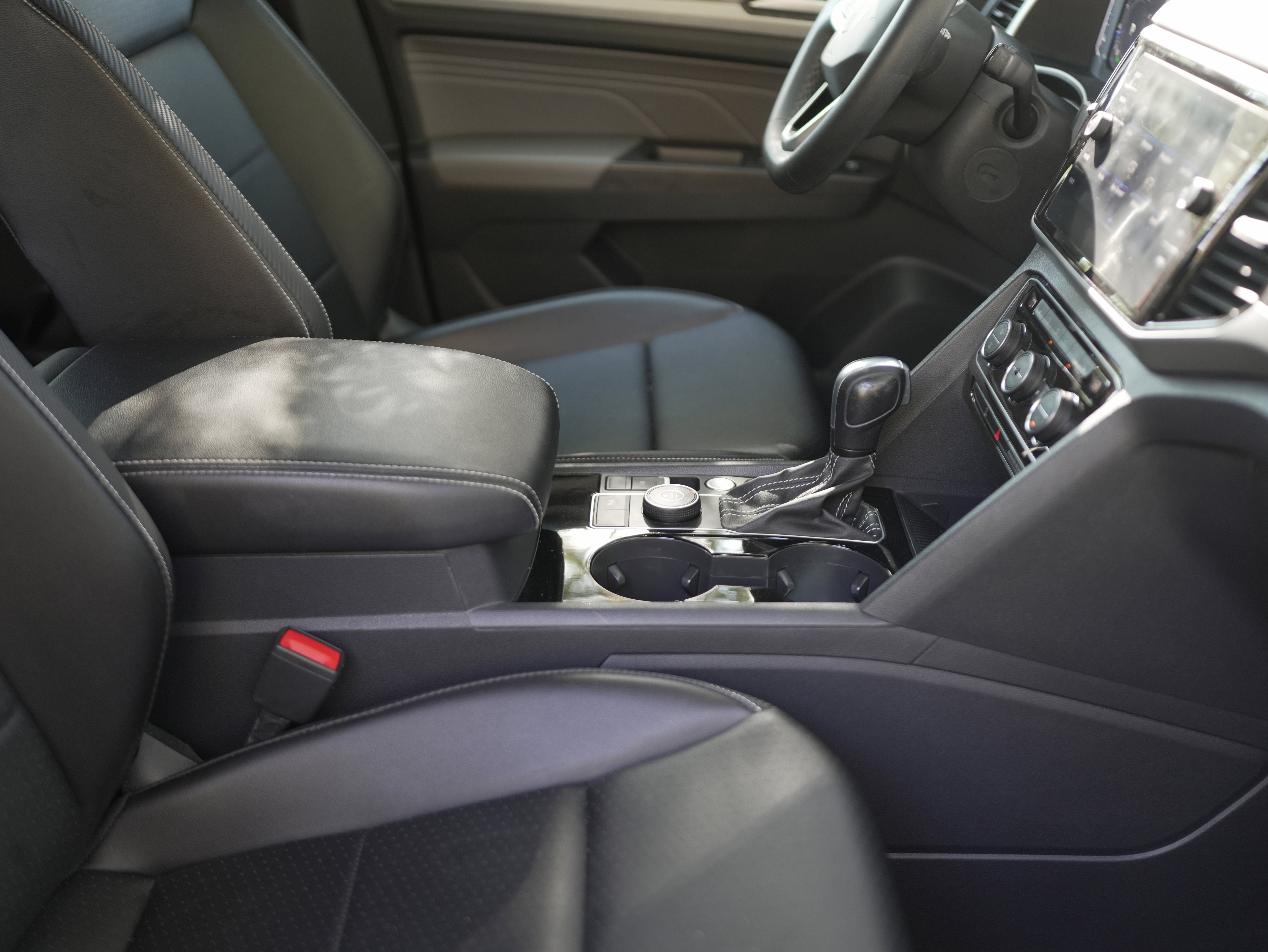 2022 Volkswagen Atlas Cross Sport 2.0T SE w/Technology