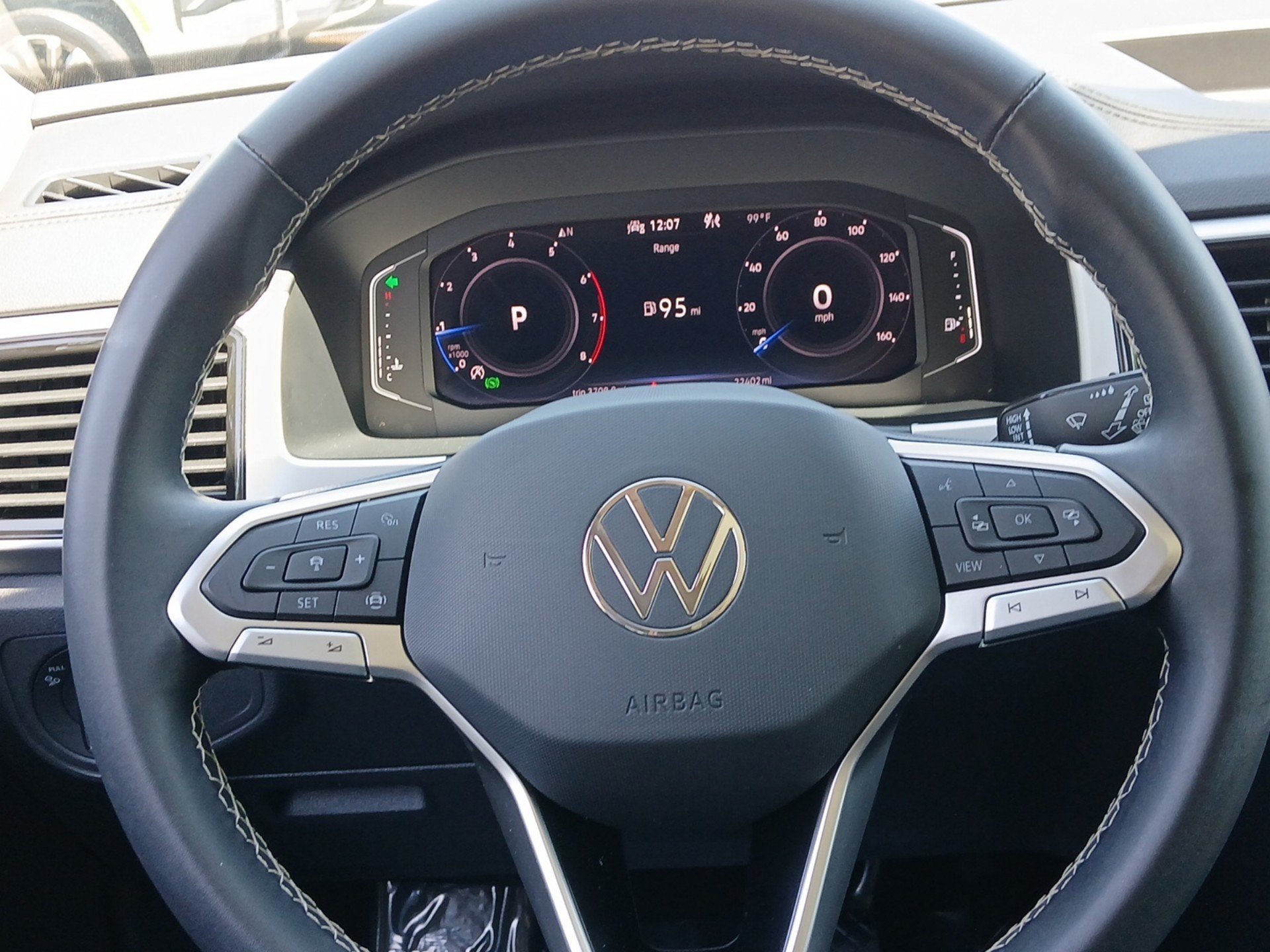 2023 Volkswagen Atlas 3.6L V6 SE w/Technology