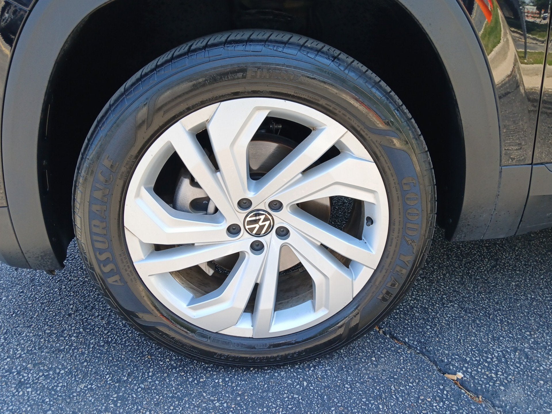 2023 Volkswagen Atlas 3.6L V6 SE w/Technology