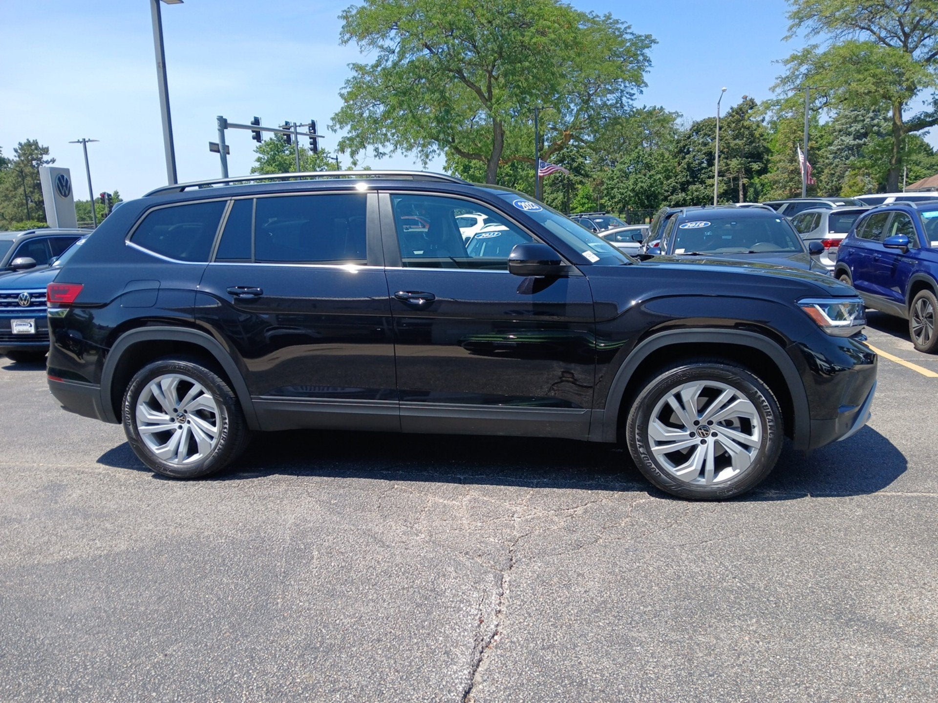 2023 Volkswagen Atlas 3.6L V6 SE w/Technology