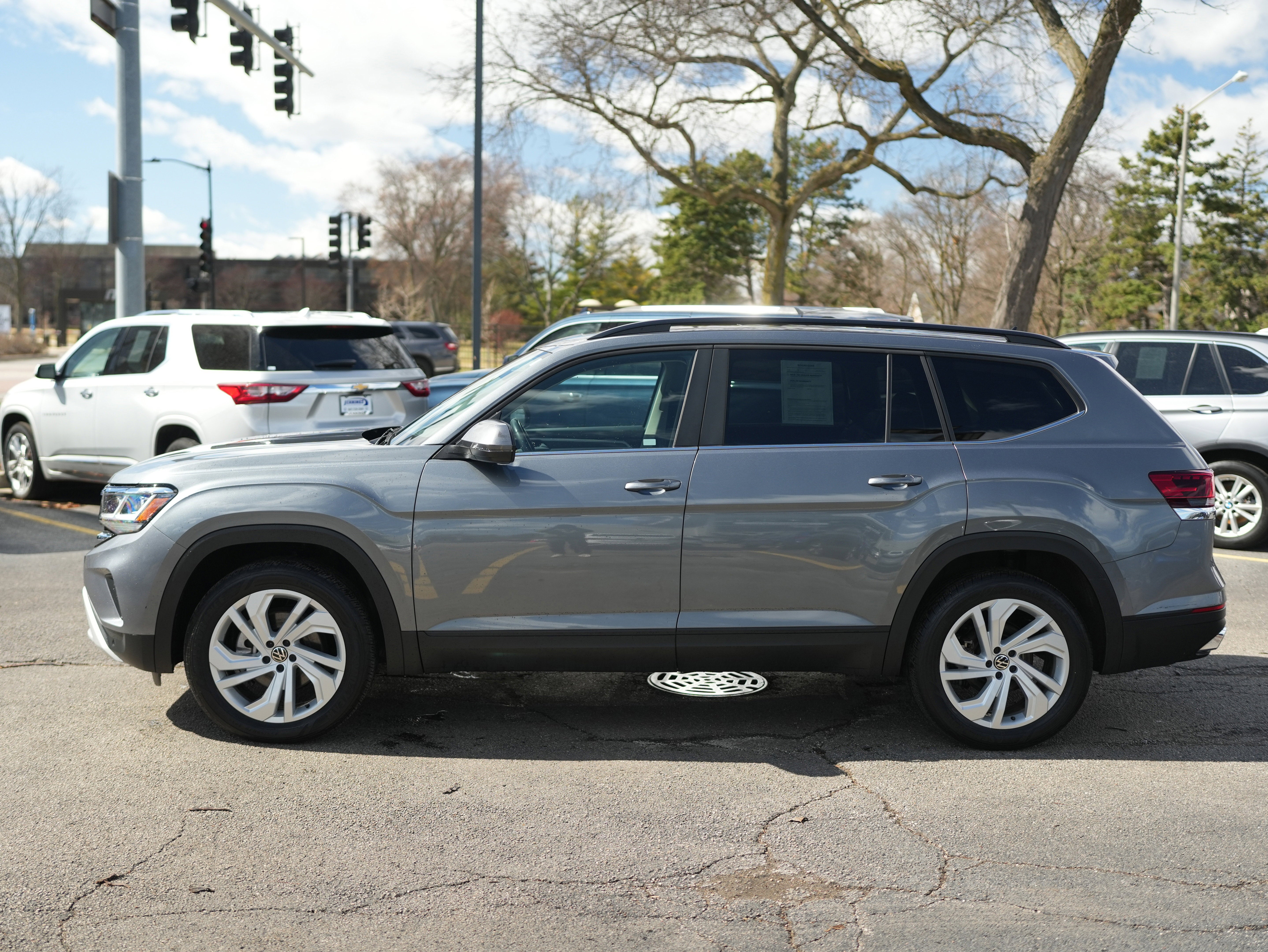 2022 Volkswagen Atlas 3.6L V6 SE w/Technology