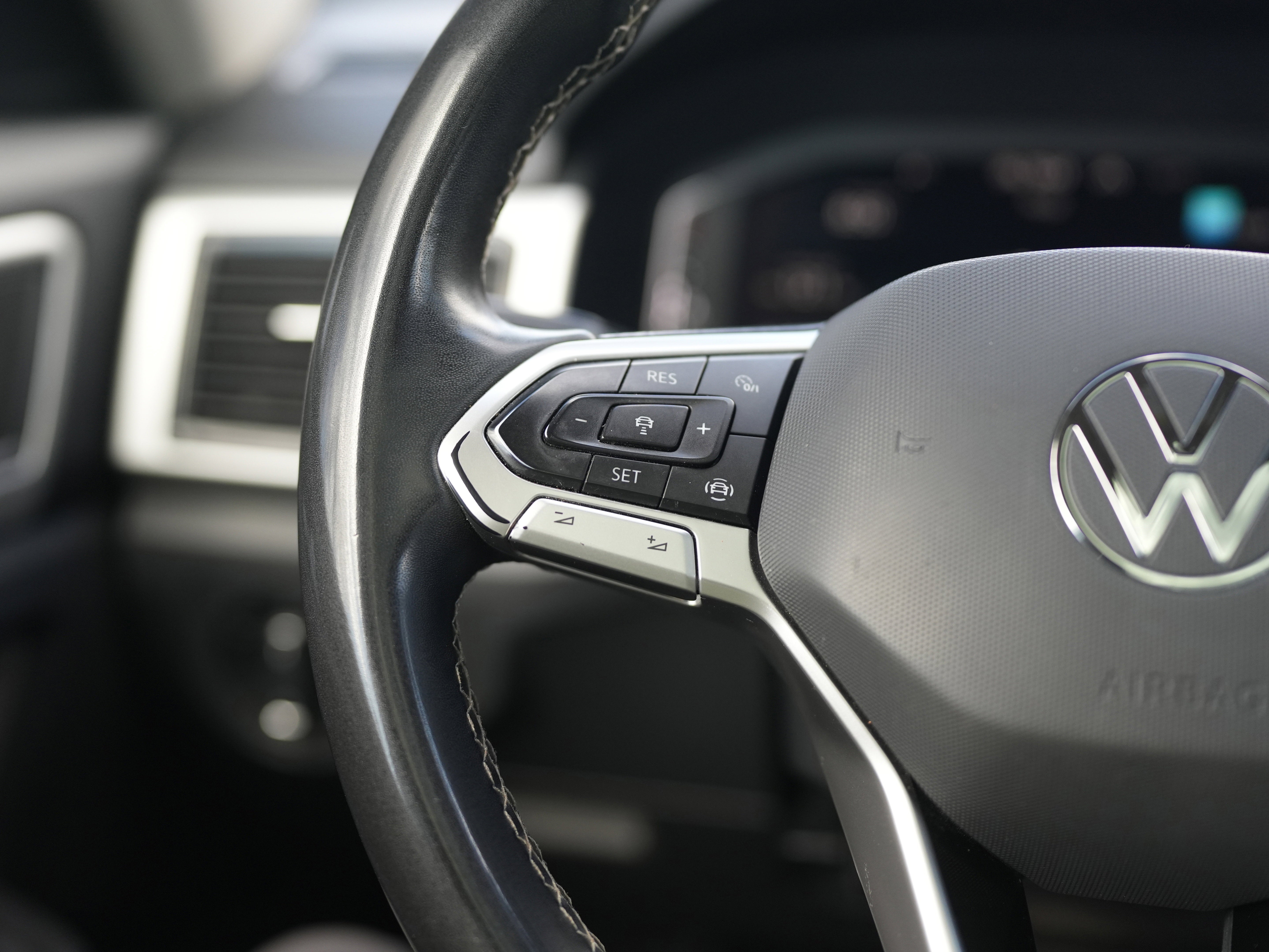 2022 Volkswagen Atlas 3.6L V6 SE w/Technology