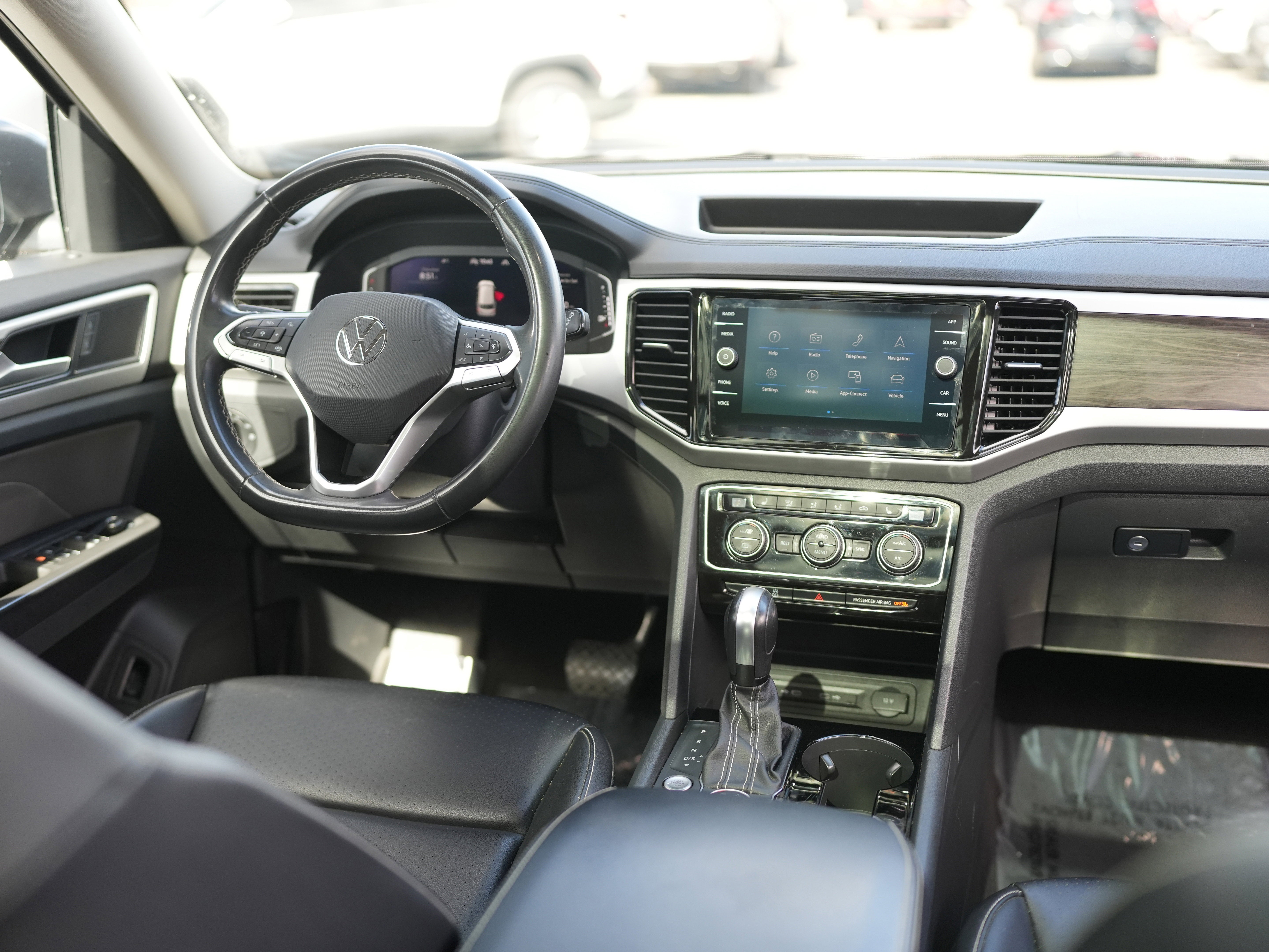 2022 Volkswagen Atlas 3.6L V6 SE w/Technology