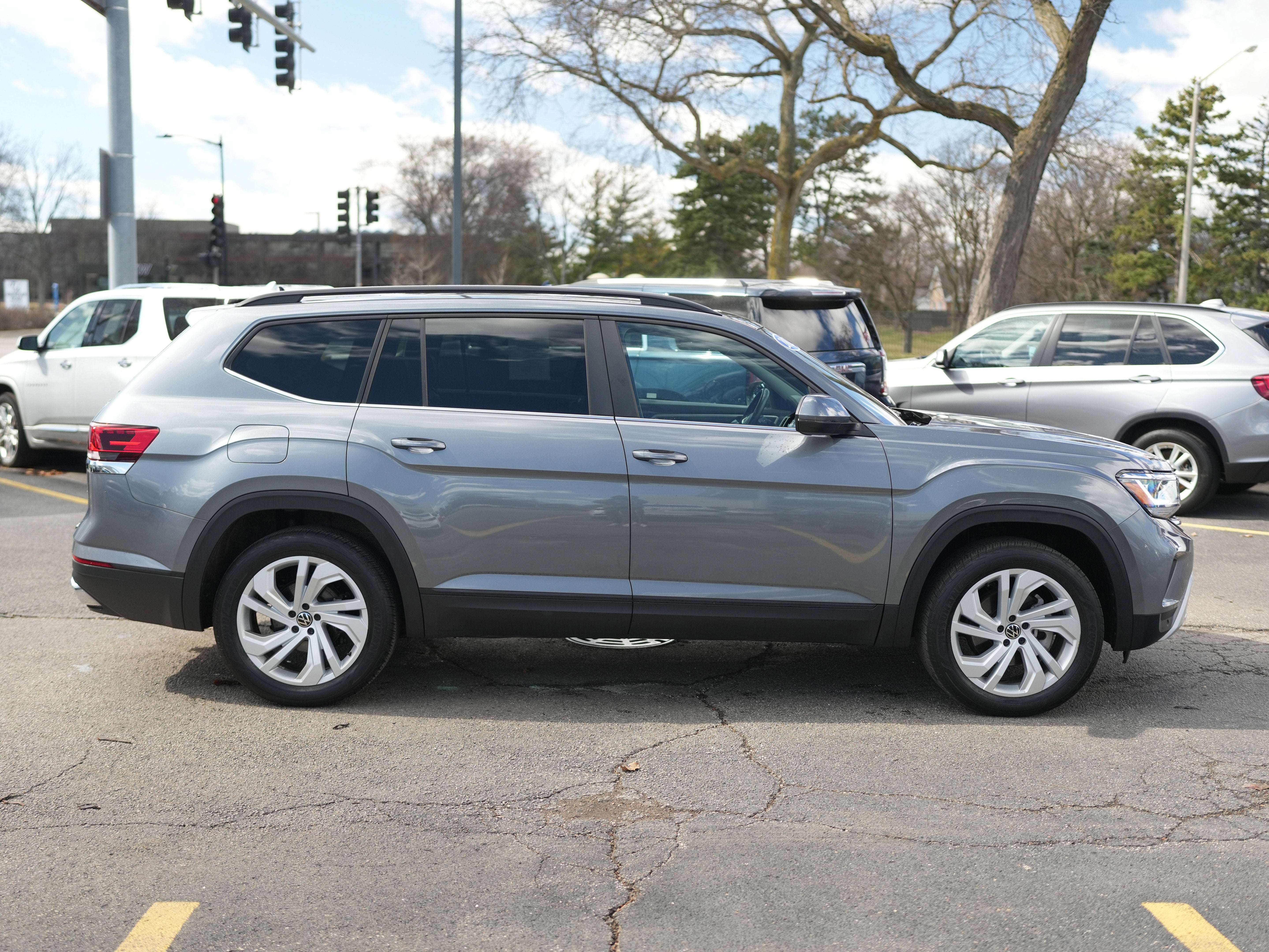 2022 Volkswagen Atlas 3.6L V6 SE w/Technology