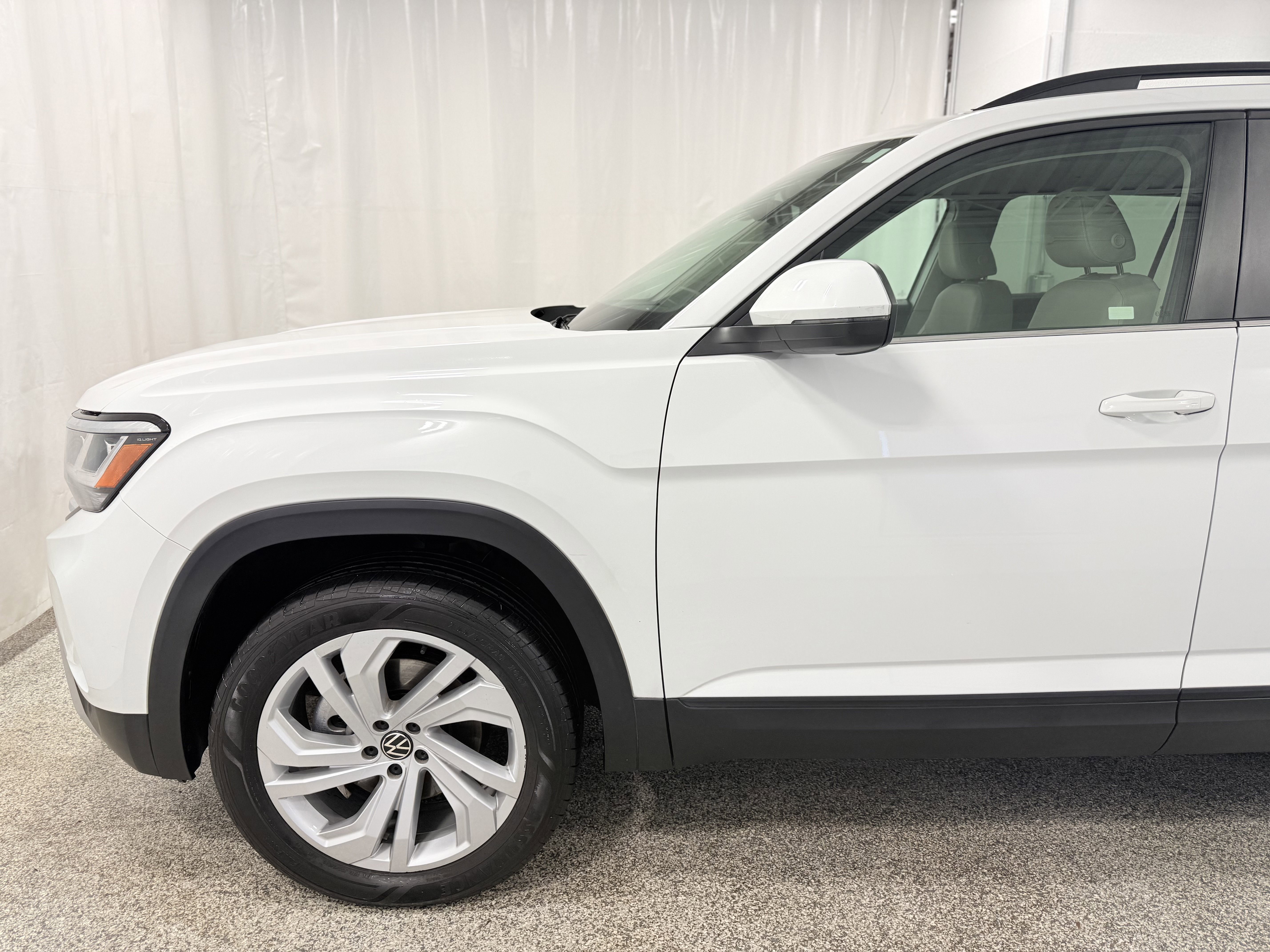 2023 Volkswagen Atlas 3.6L V6 SE w/Technology